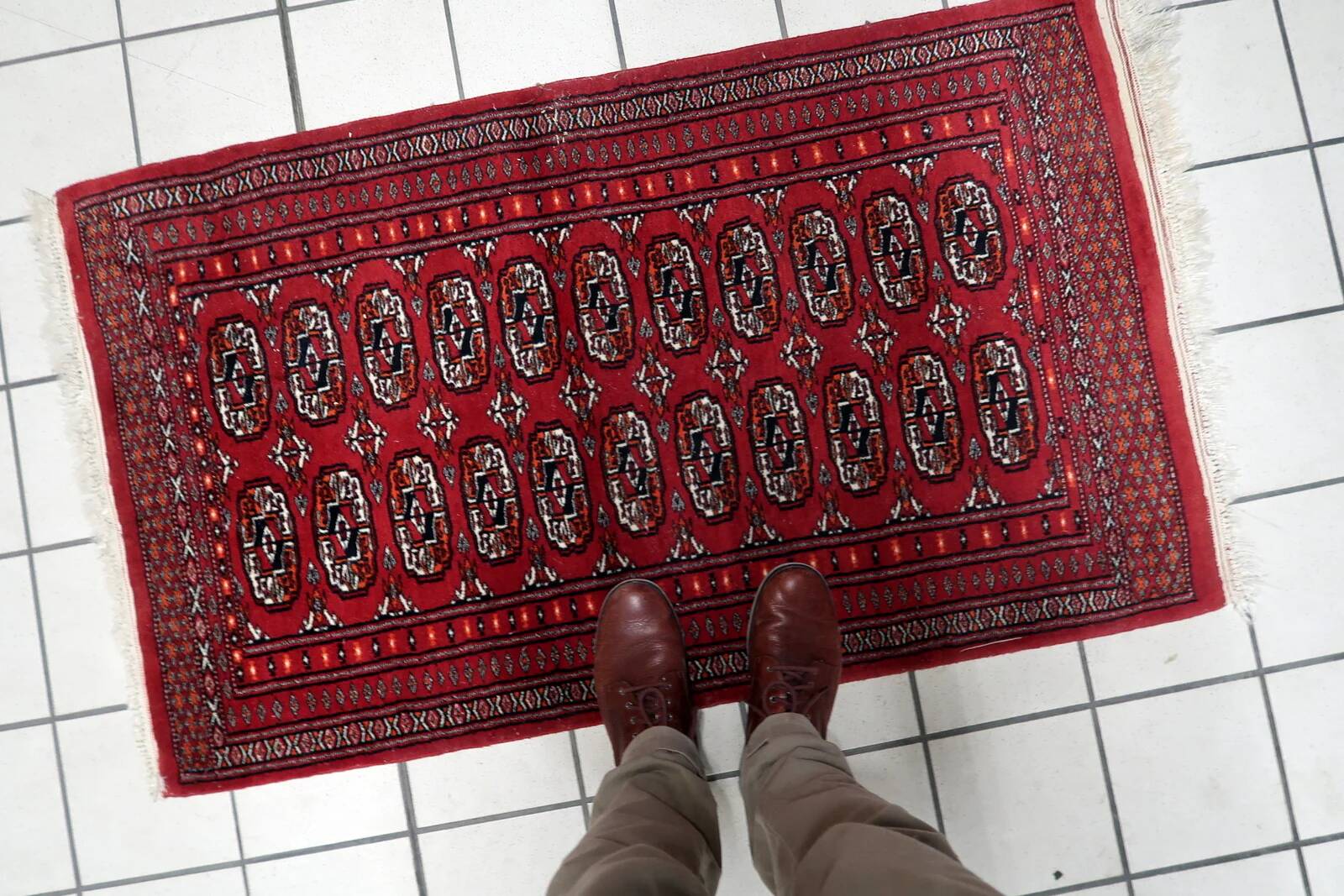 Handmade vintage Uzbek Bukhara rug 86cm x 125cm, 1960s