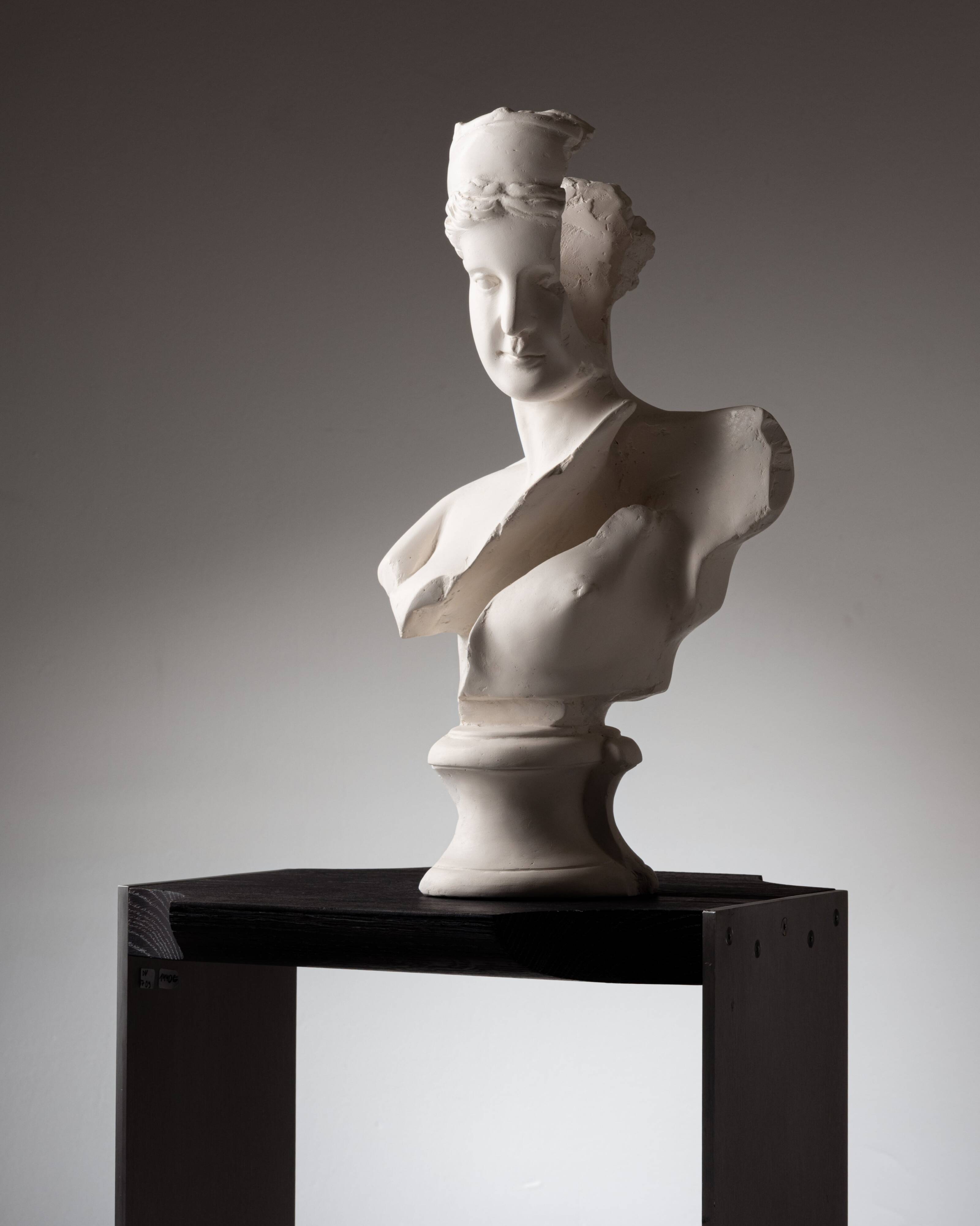 Fragmented Venus sculpture