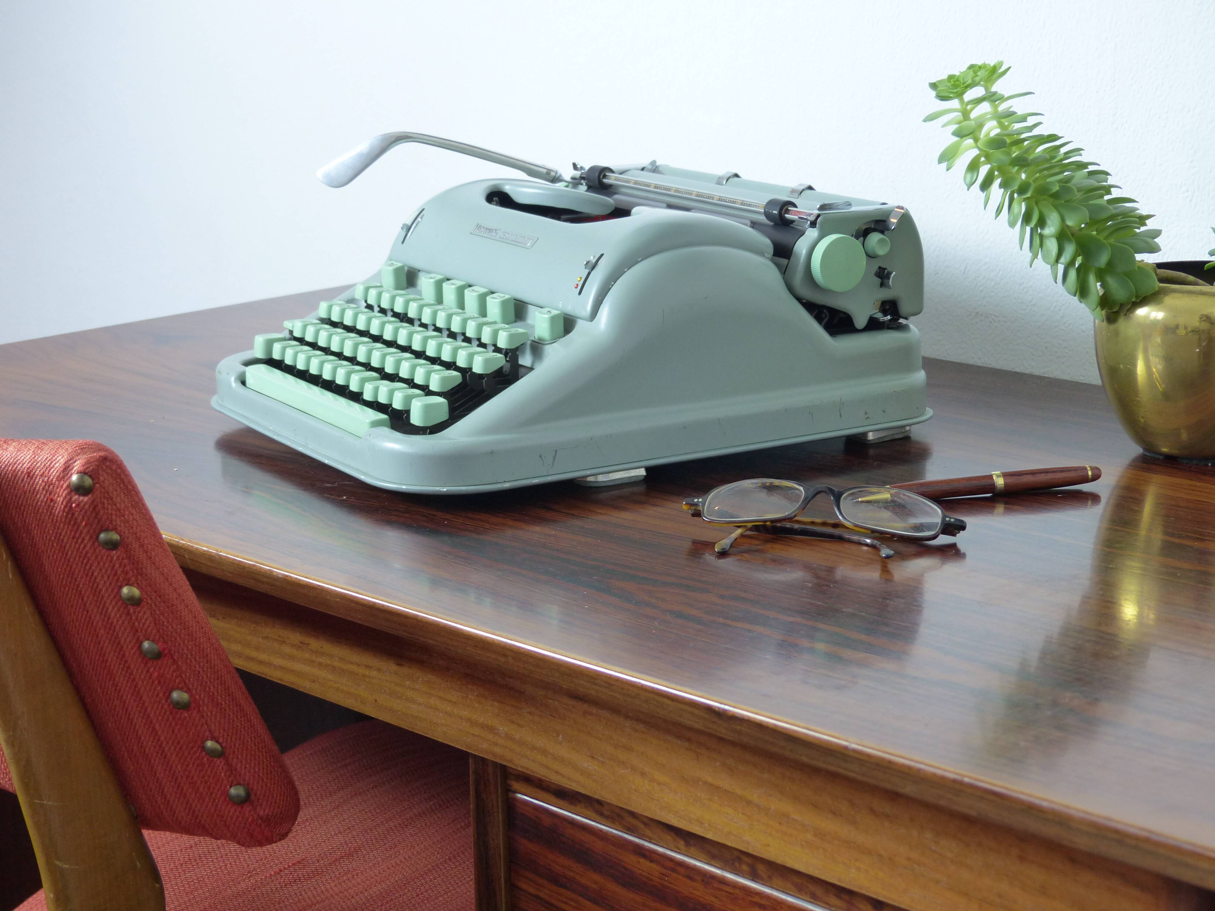 Hermes 3000 green mint metal typewriter