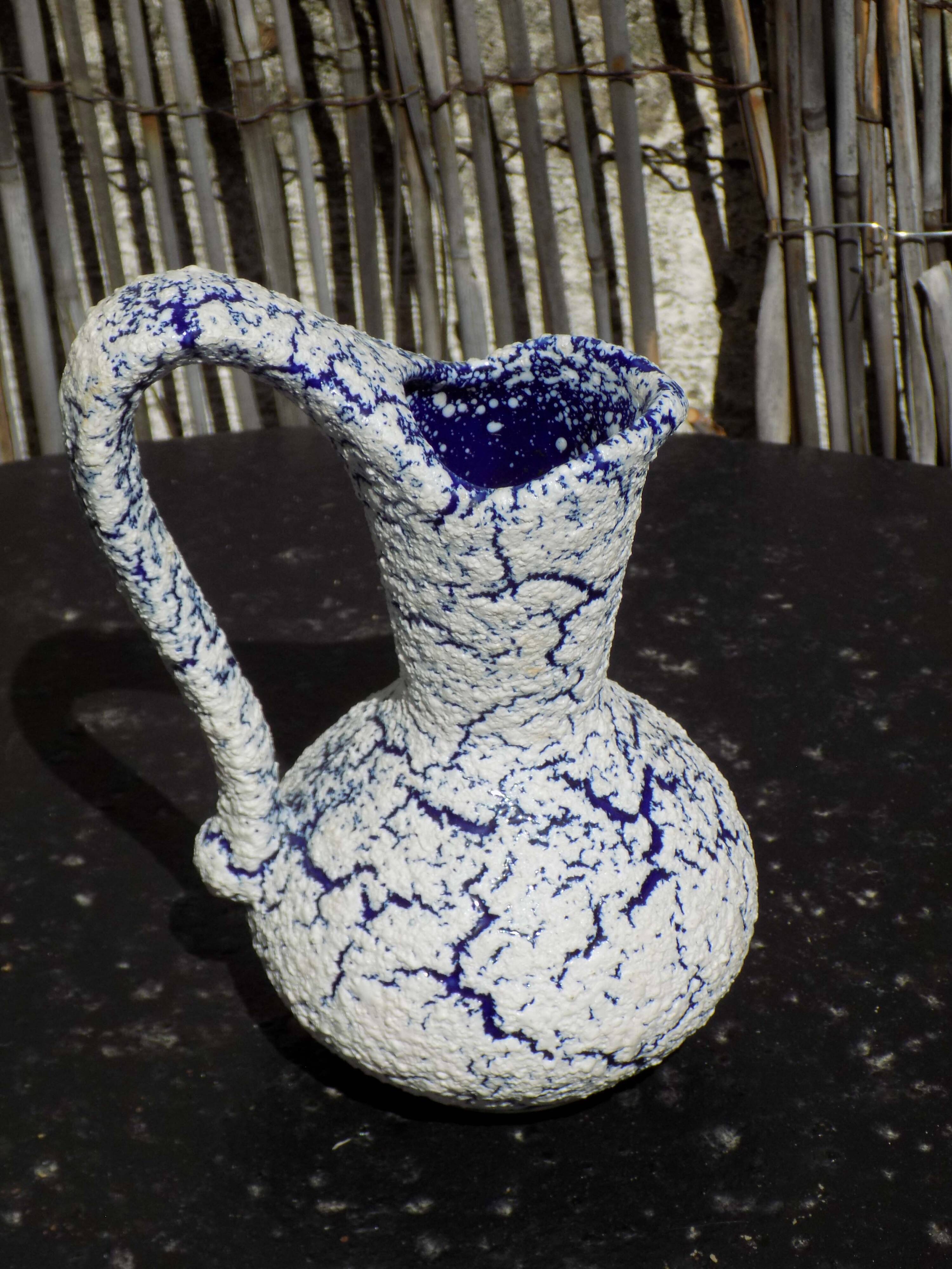 Petit vase bleu et blanc