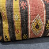 Coussin rayé fait main