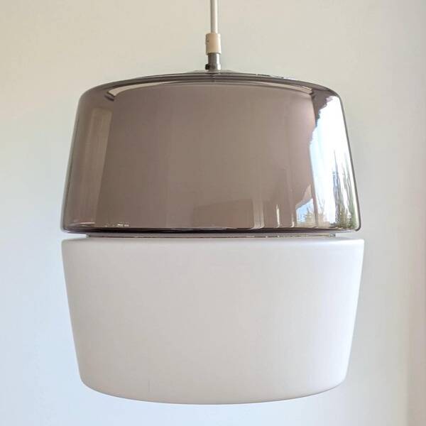 Suspension en verre fumé Peill & Putzler des années 1960, moderne du milieu du siècle, moderniste | lampe de plafond vintage MCM en bloc de couleur violet améthyste