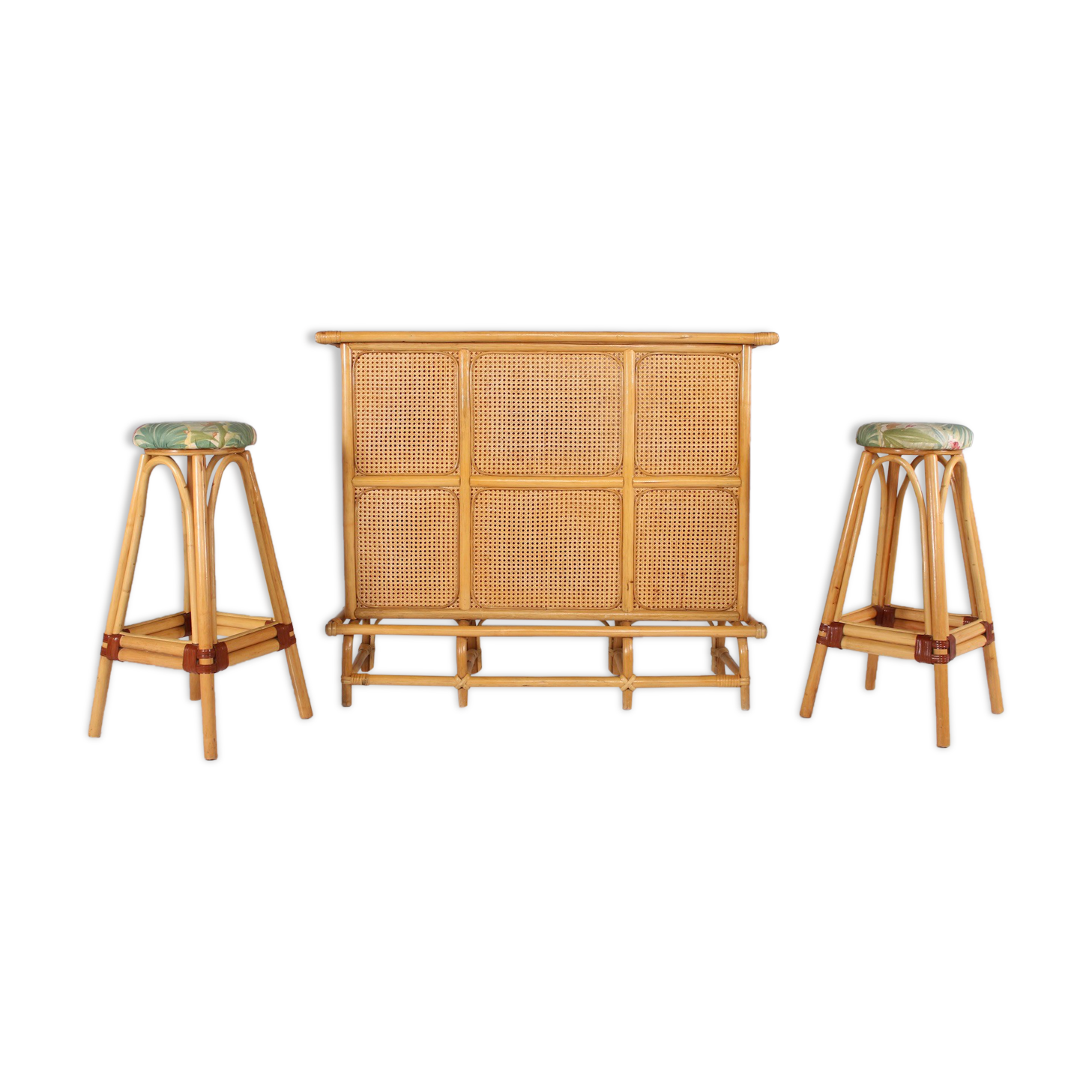 Bamboo bar & stools
