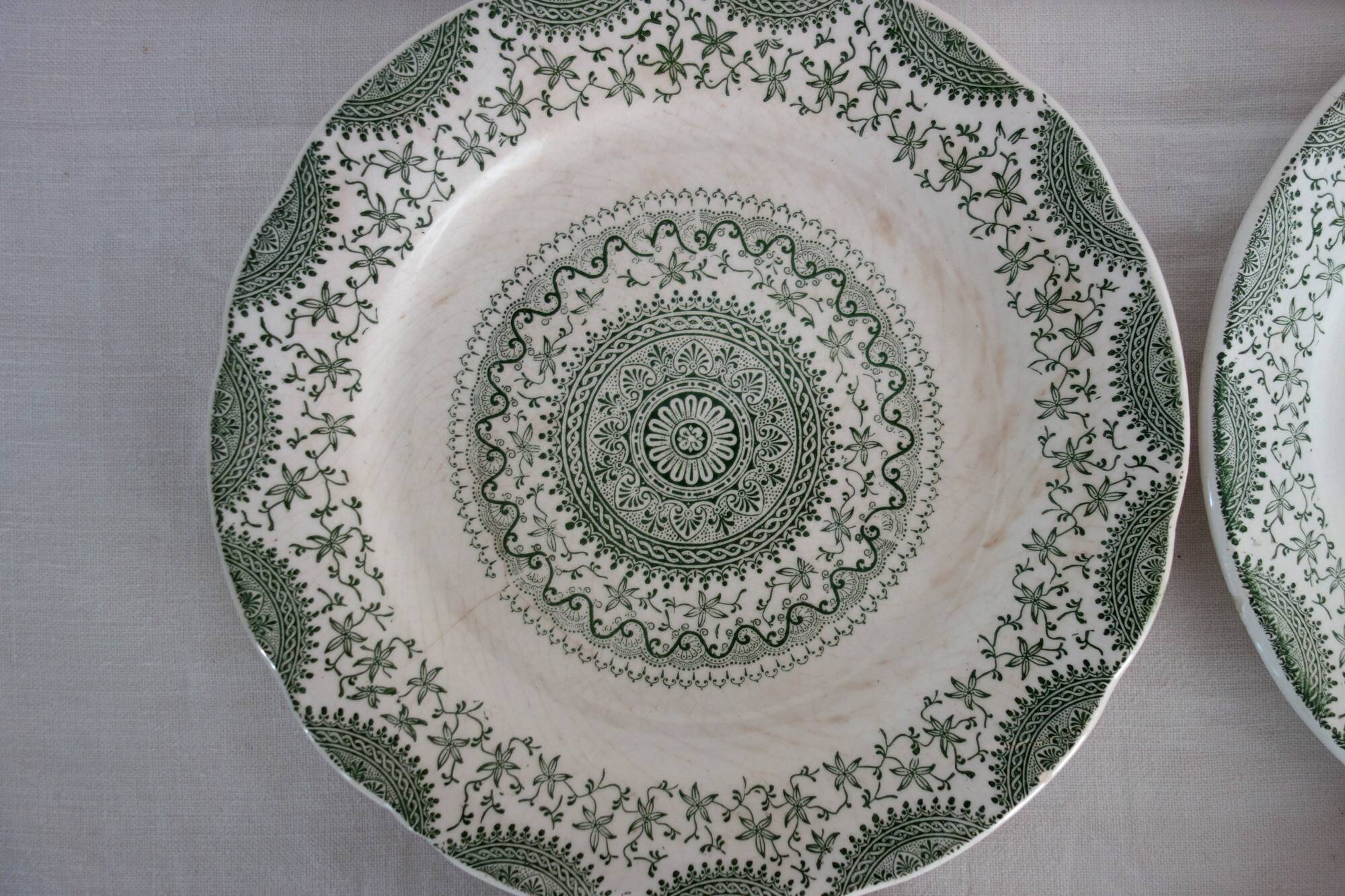 6 flat plates Fine Ware earthenware