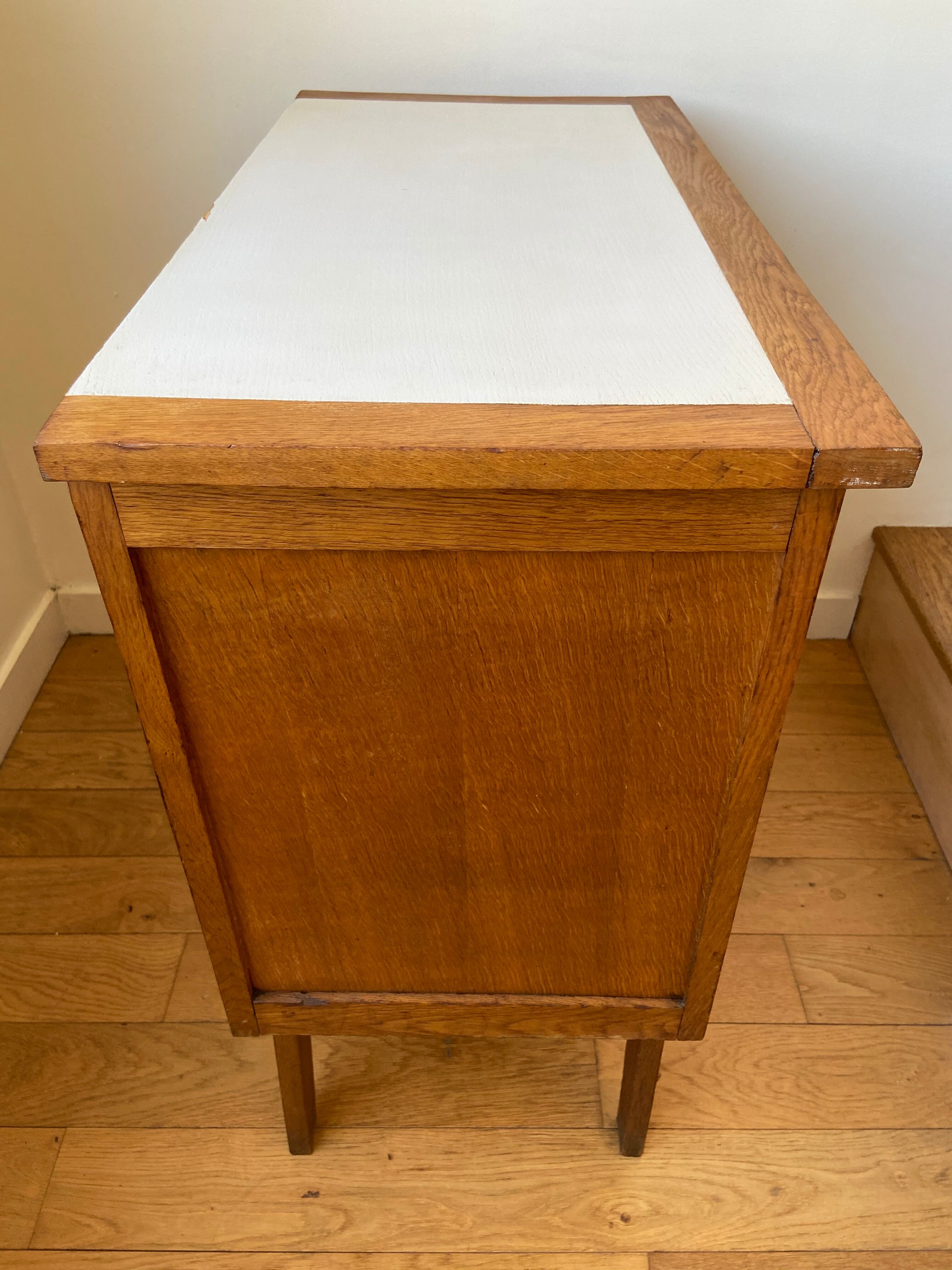 Commode en bois trois tiroirs