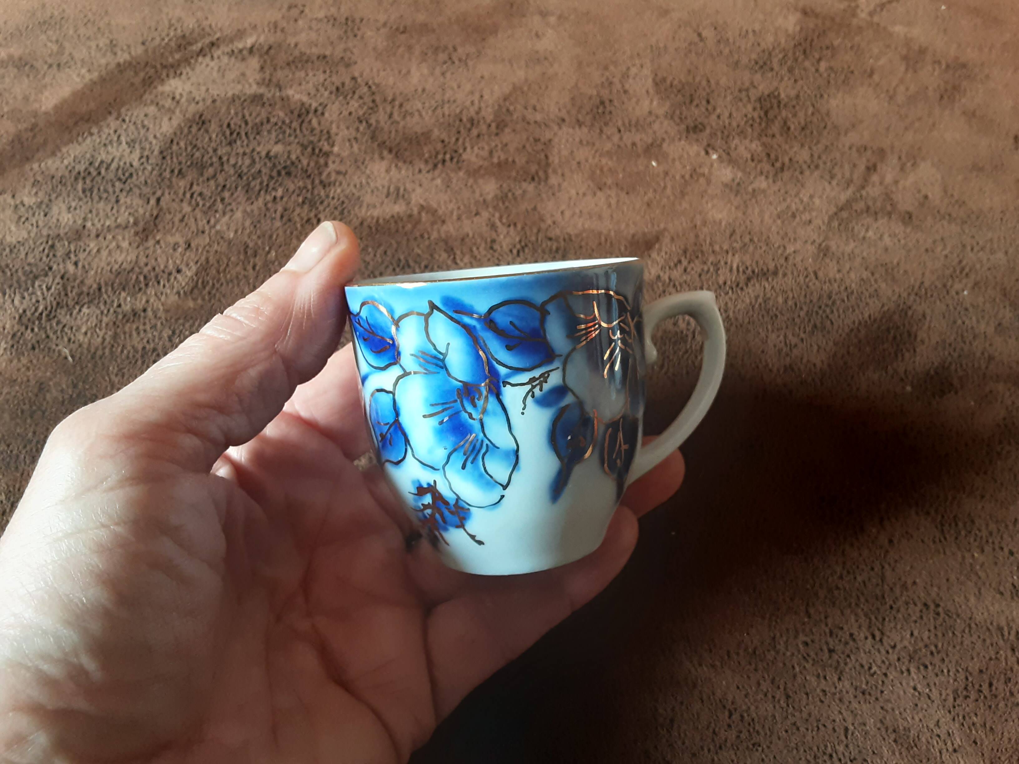 Set of 4 Romania cups and saucers