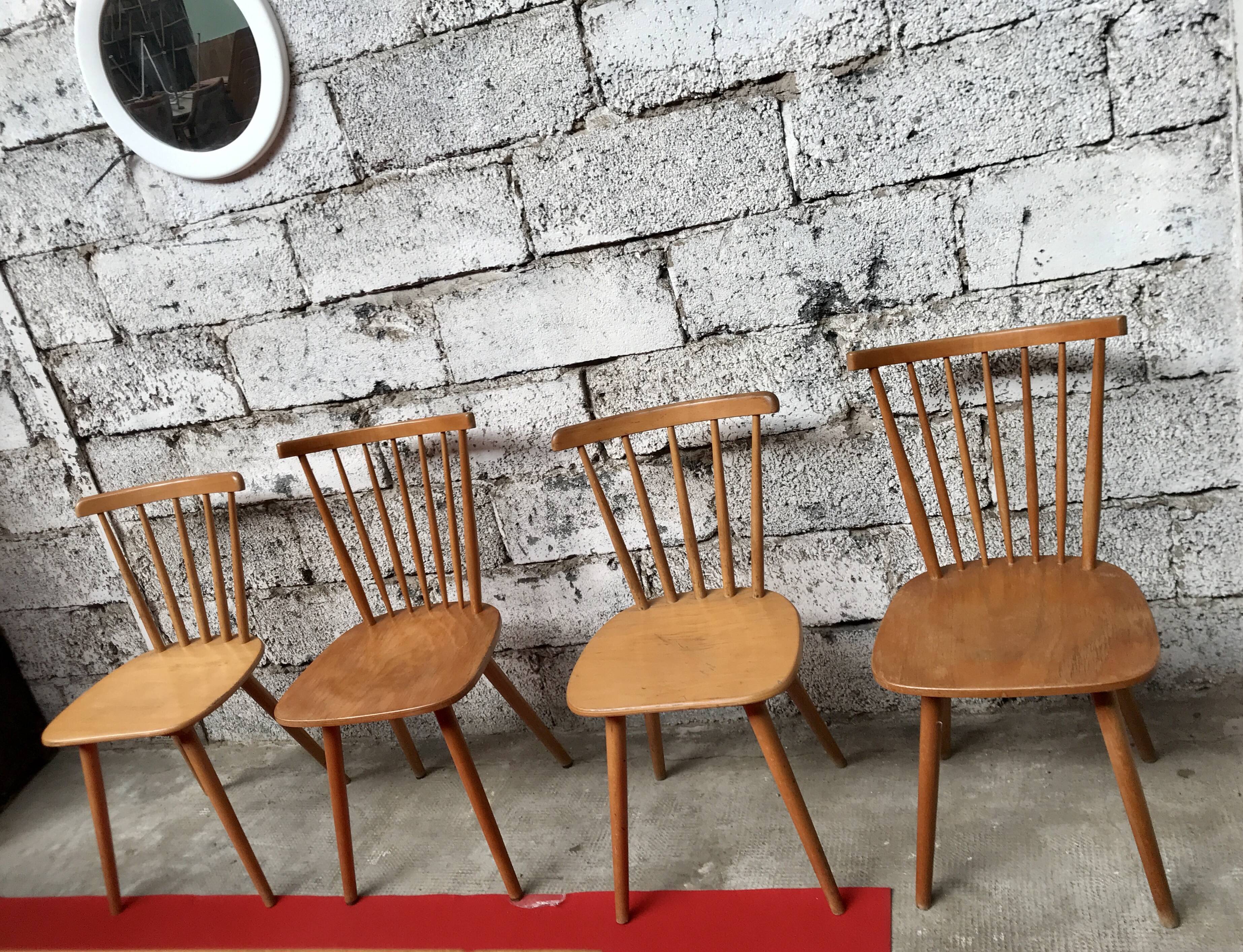 Deux paires de chaises des années 50 - 60 vintage
