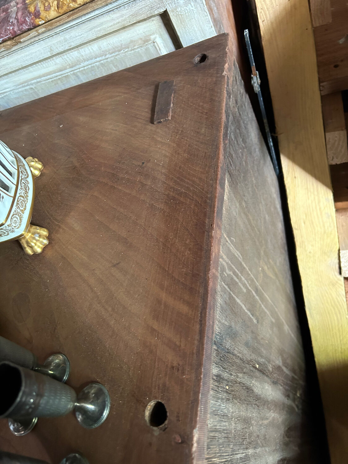 Pickled mahogany veneer neck