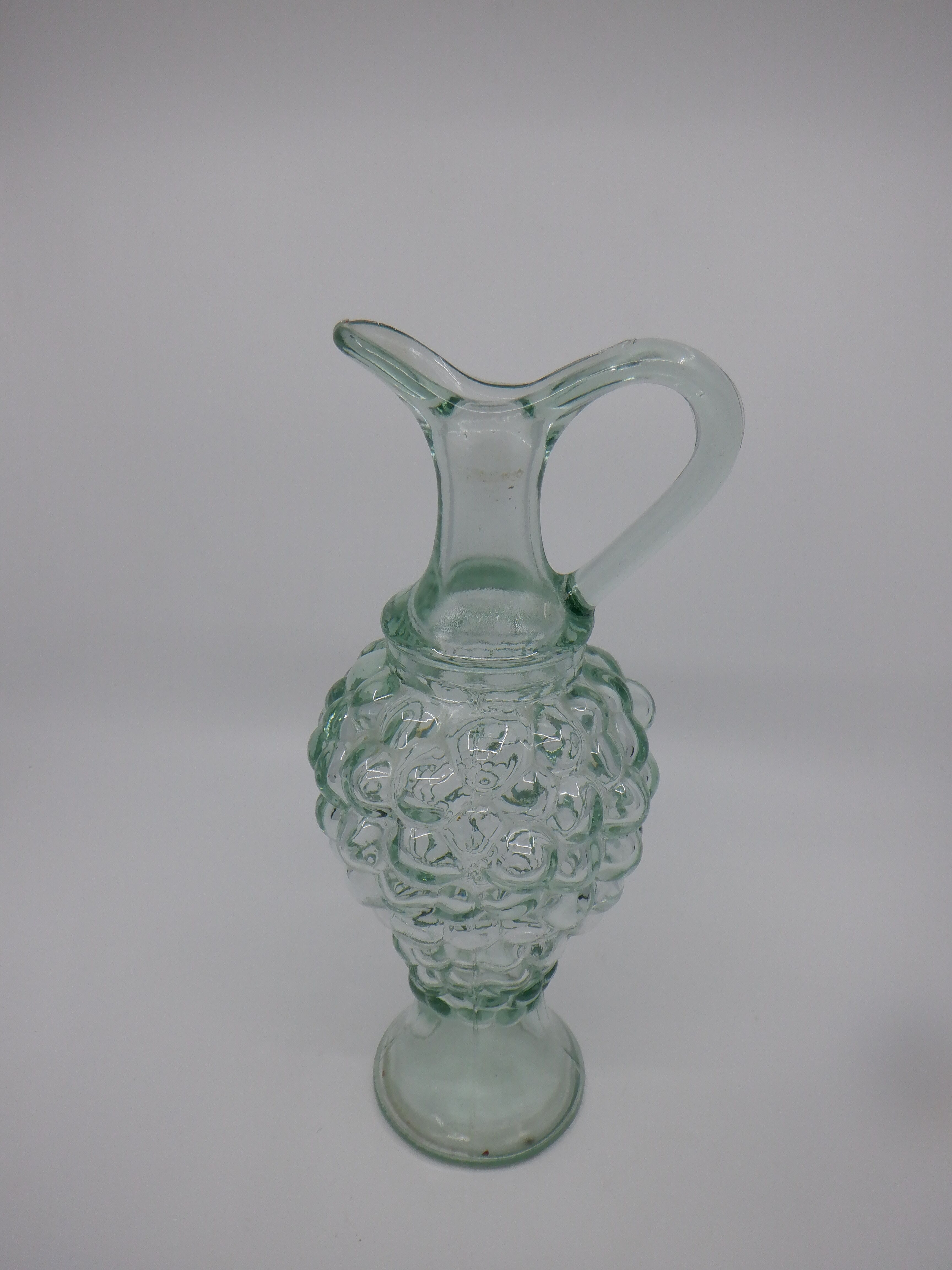 Grape cluster carafe
