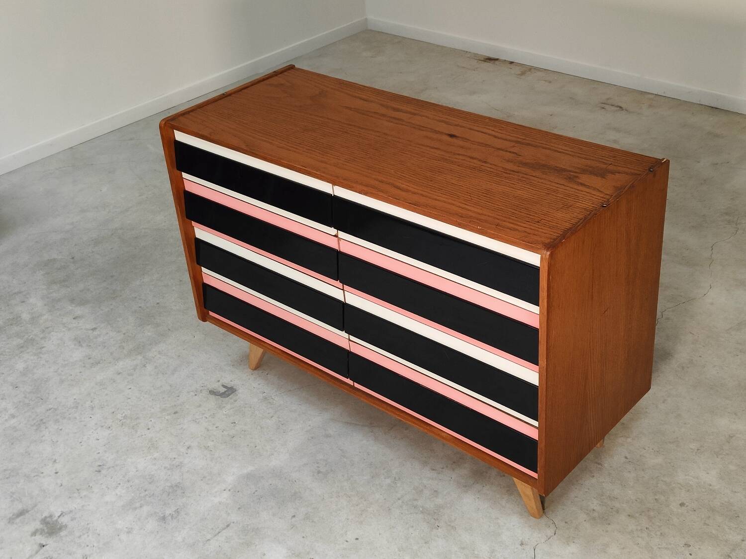 U-453 pink chest of drawers, old edition by Jiri Jiroutek for Interier Praha 1960