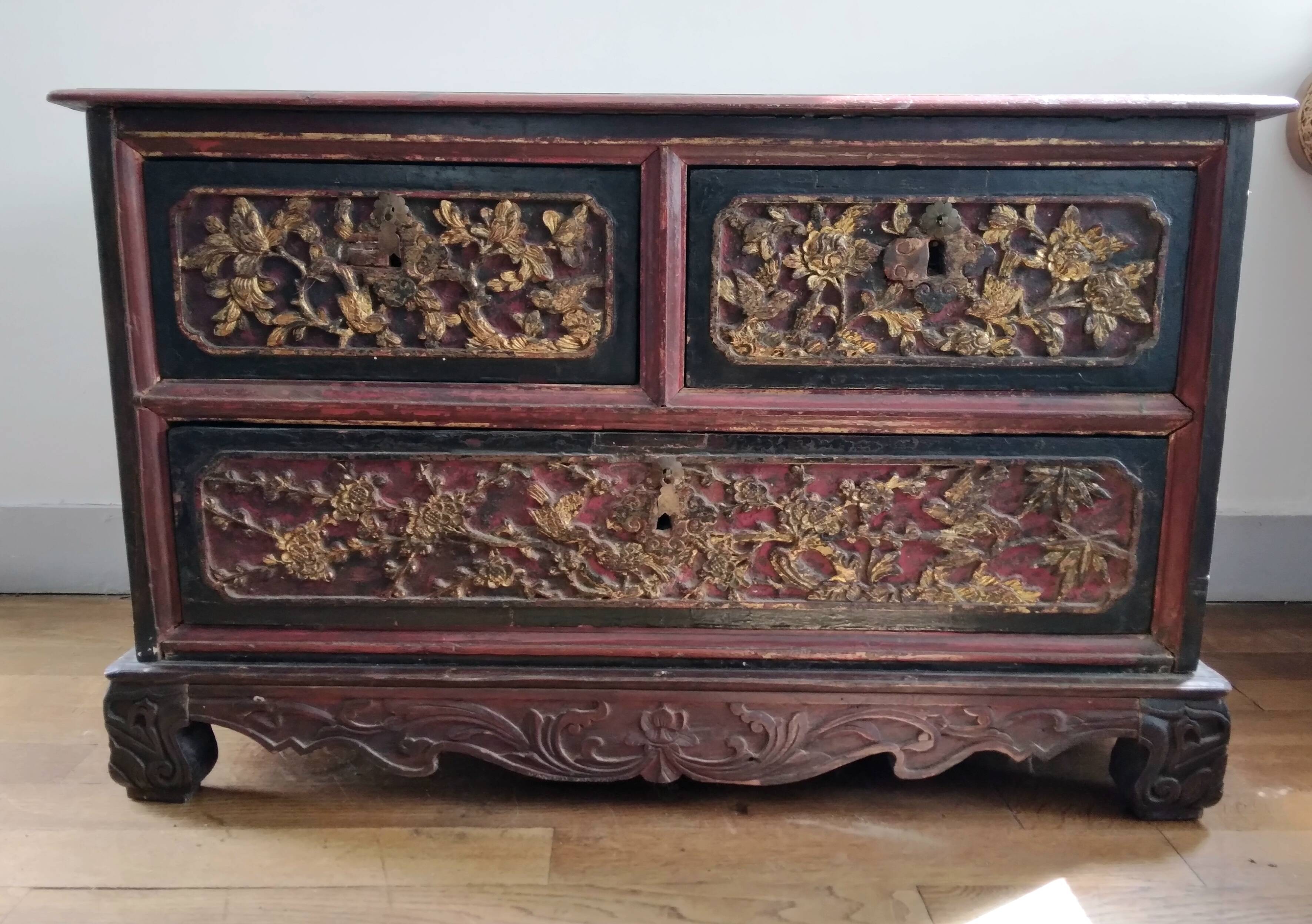 19th century Chinese chest