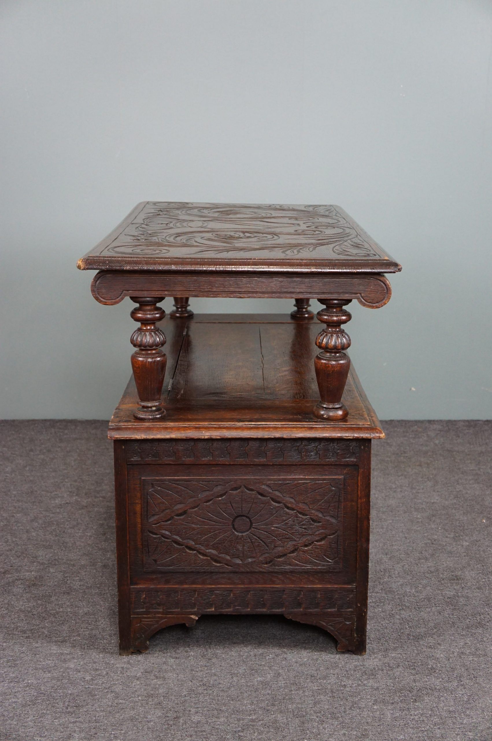 Entrance bench and decorated wooden table valve bench