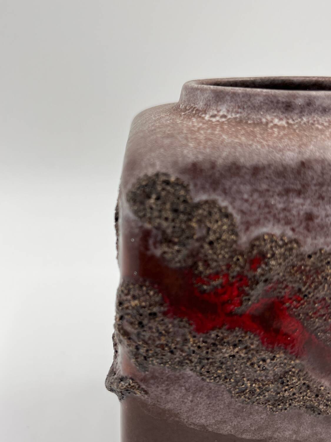 Strehla fat lava vase