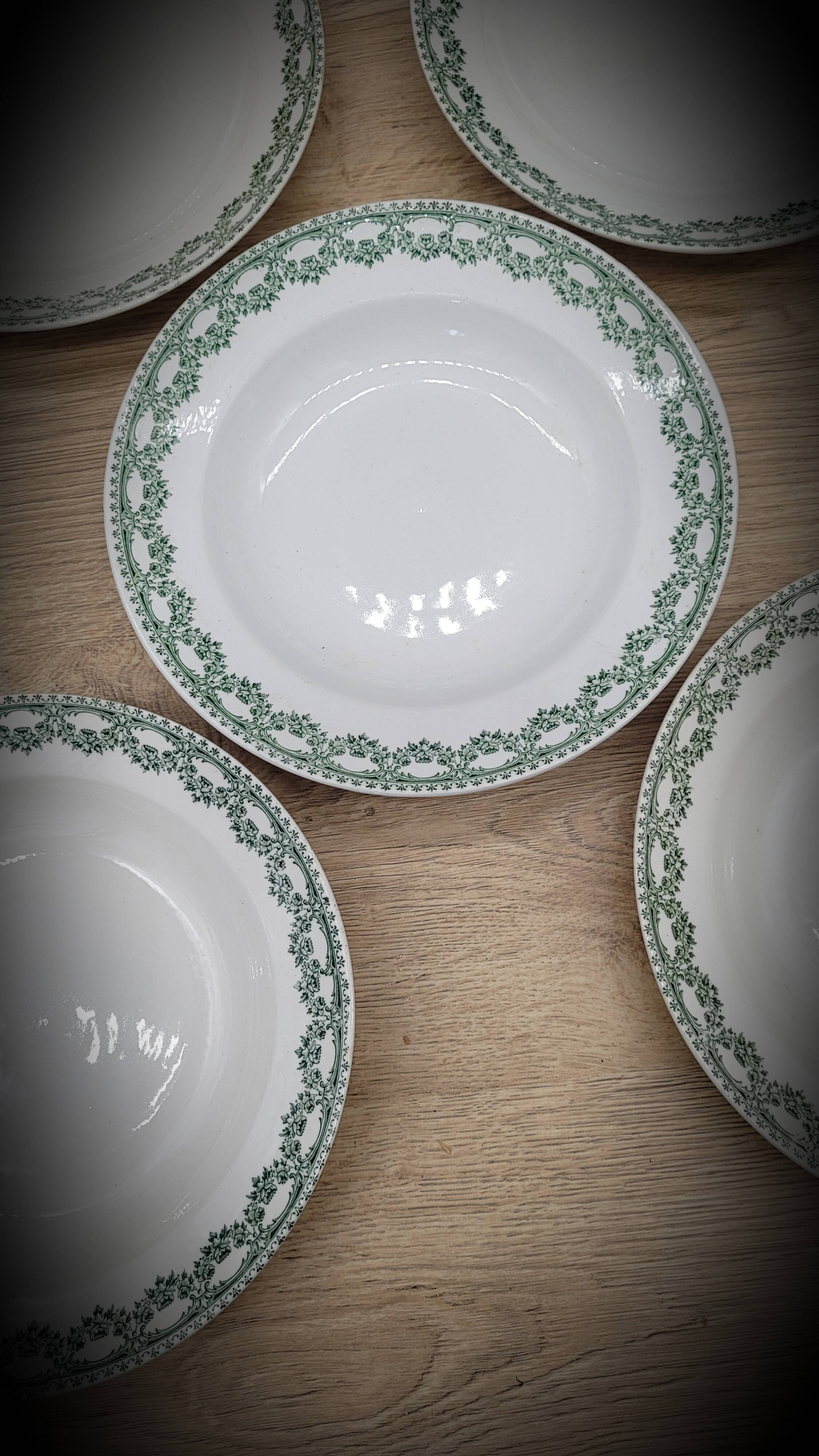 Set of 6 Carlotta Boch plates