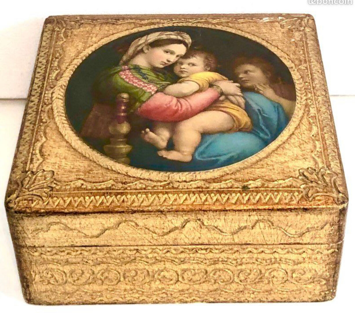 Italian box gilded wood