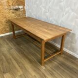 Elegant farm table