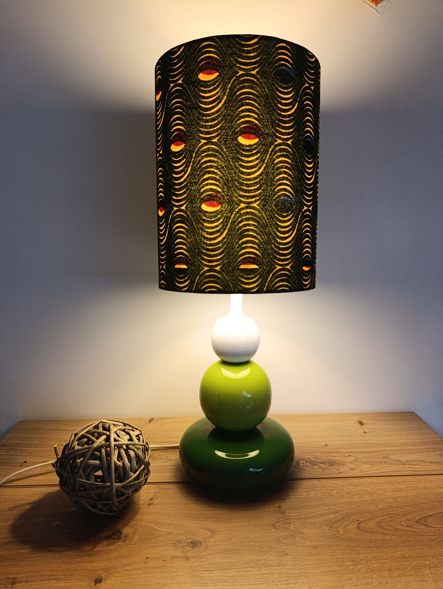 Green totem lamp, vintage afro-pop psychedelic lampshade.