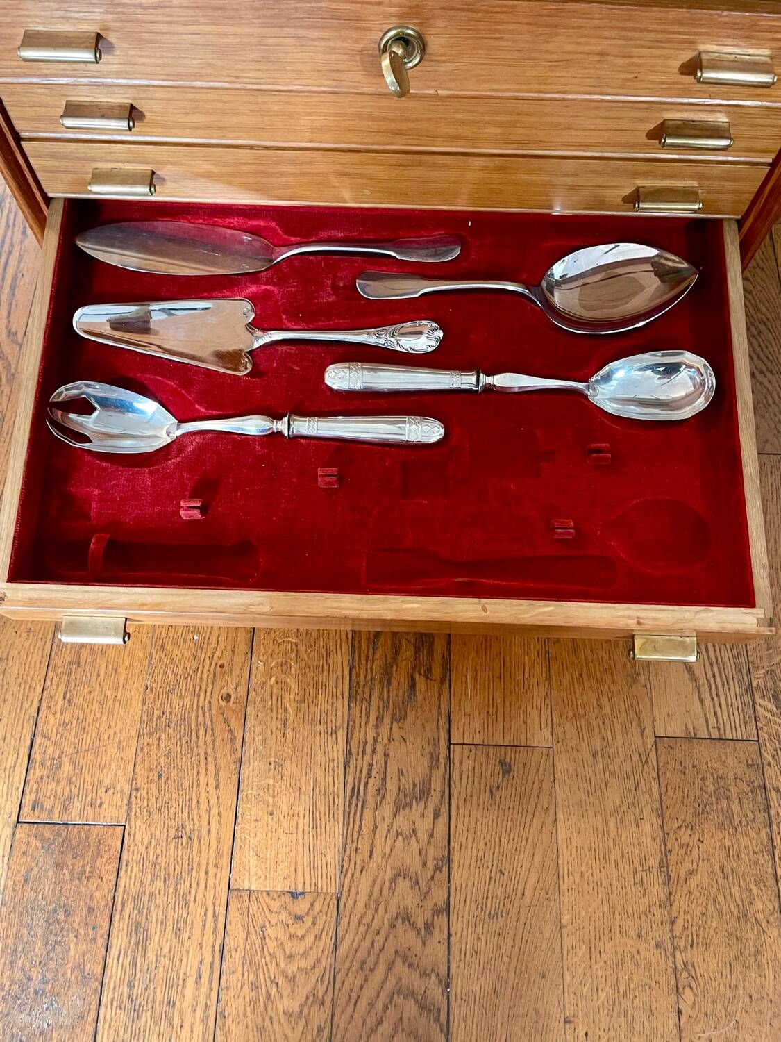 Argentier for cutlery Christofle Ercuis 186 art deco pieces in oak