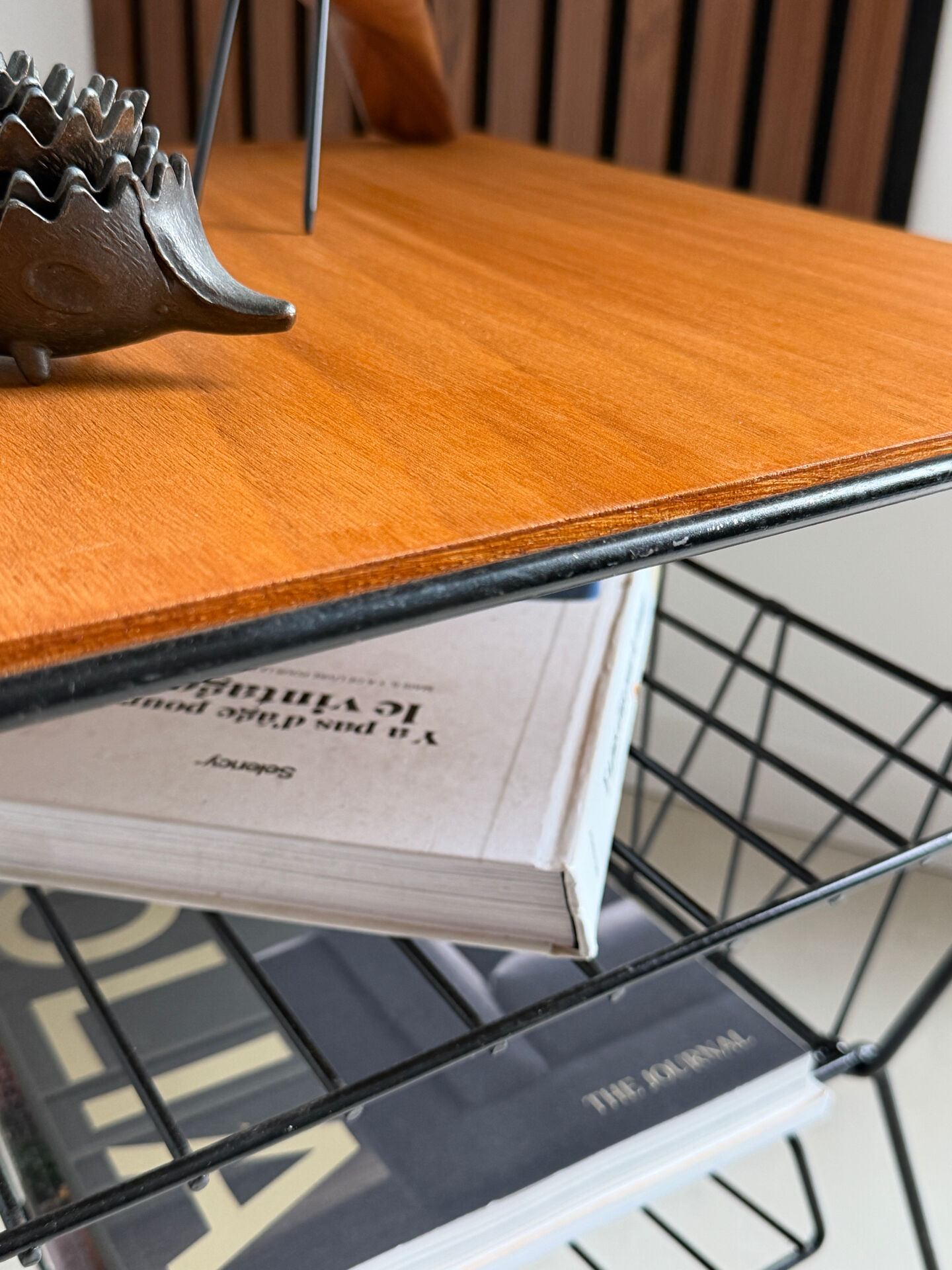 Side table / Vintage 50s-60s magazine rack table