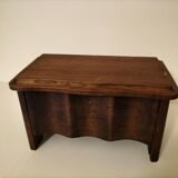 Meuble ancien de poupée.