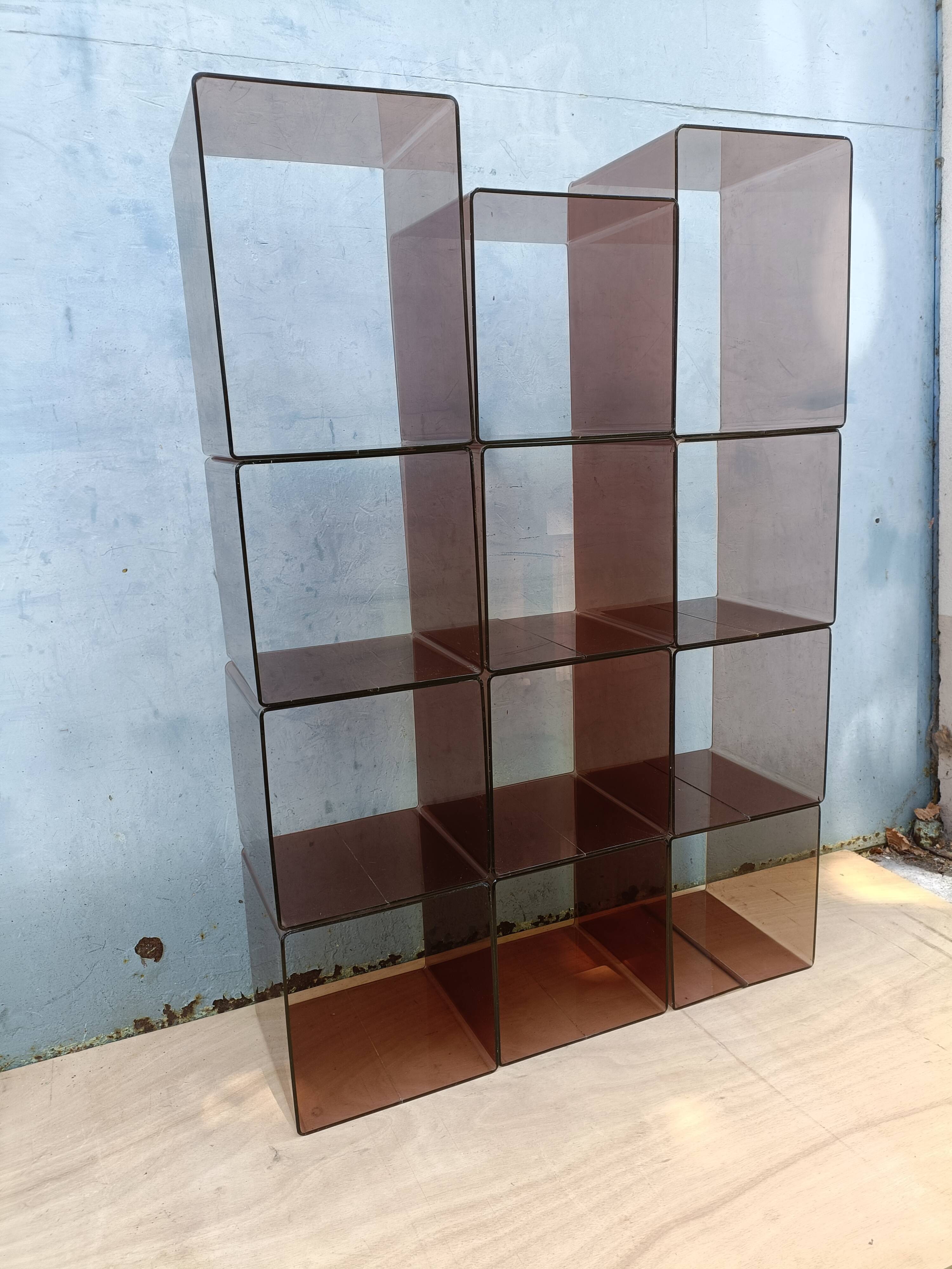 Cube shelves in smoked plexi year 70