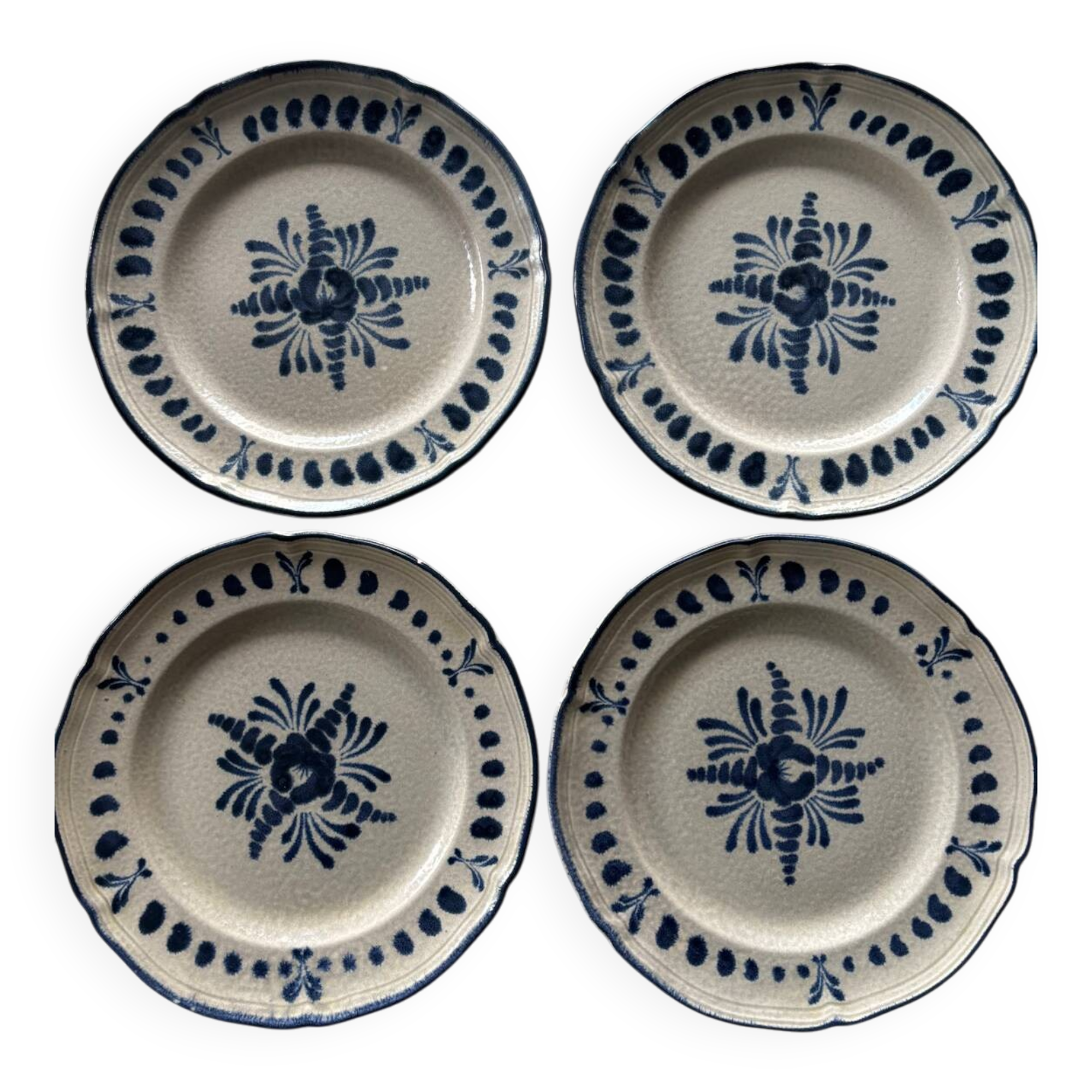 Assiettes en grès faïencerie de Pornic