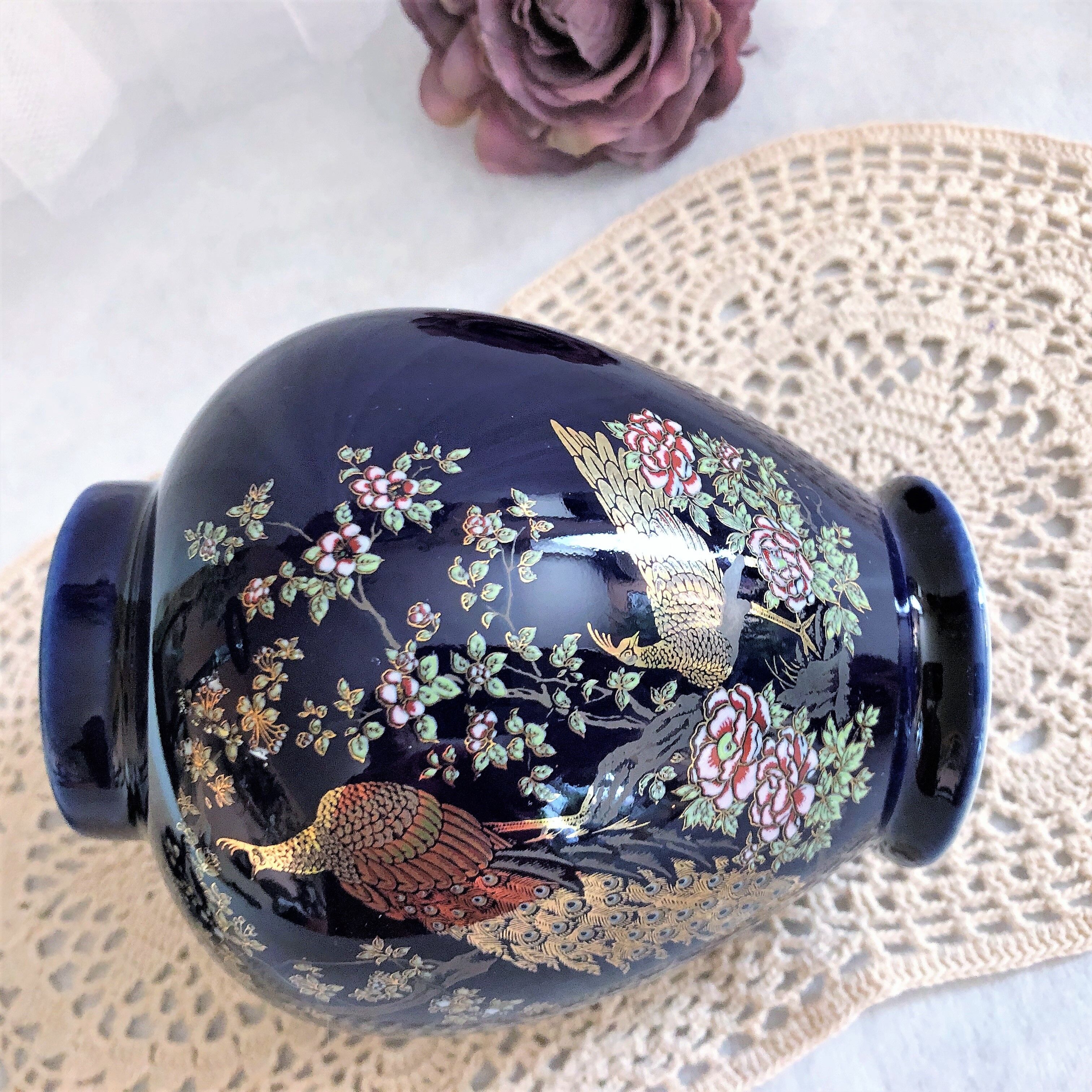 Potiche cobalt blue porcelain lid jar decorated with peacocks