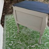 Petite commode style L.XV