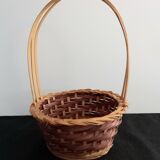 Two-tone basket with handle
