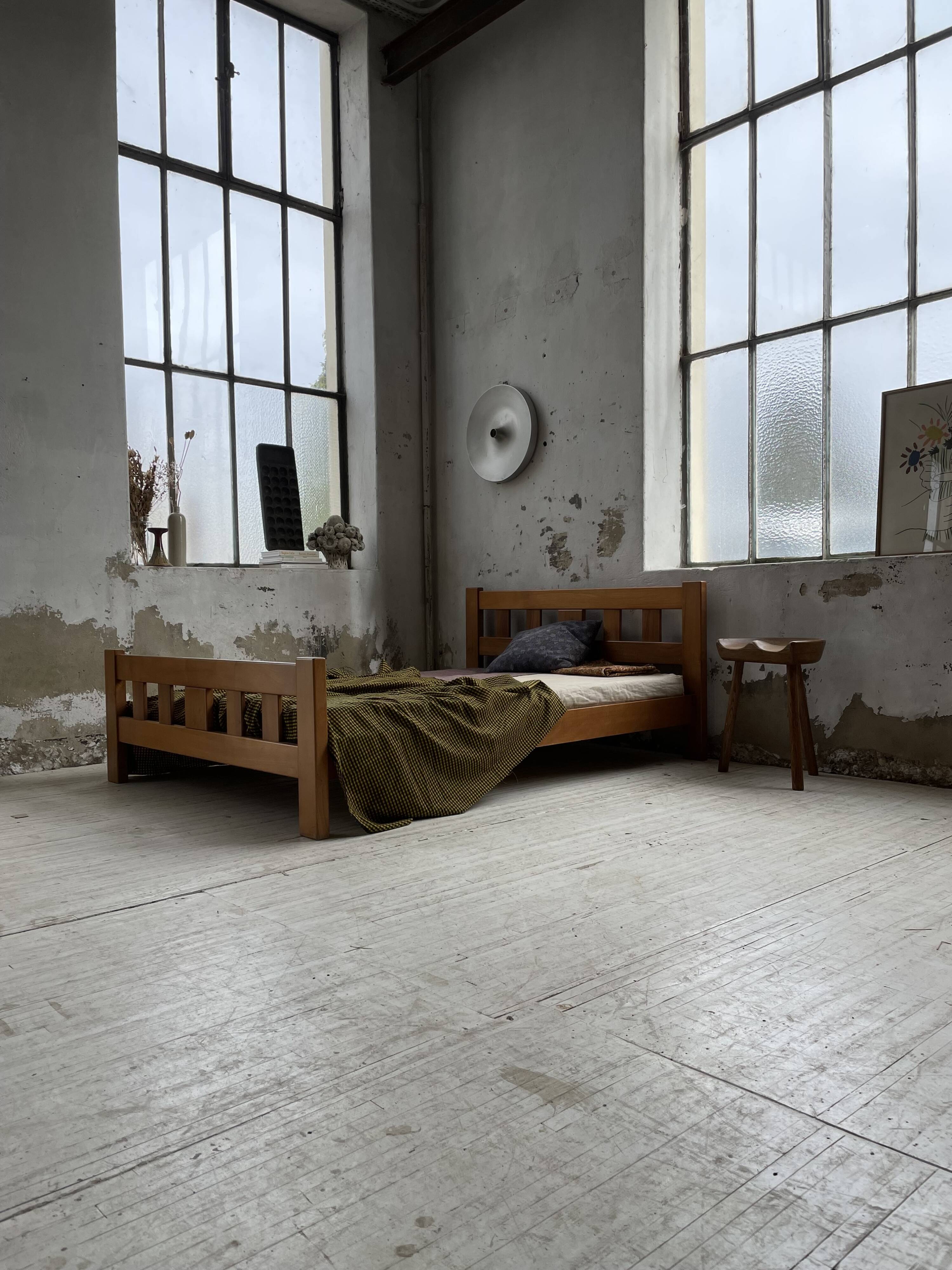 Maison Regain solid double bed 140 cm