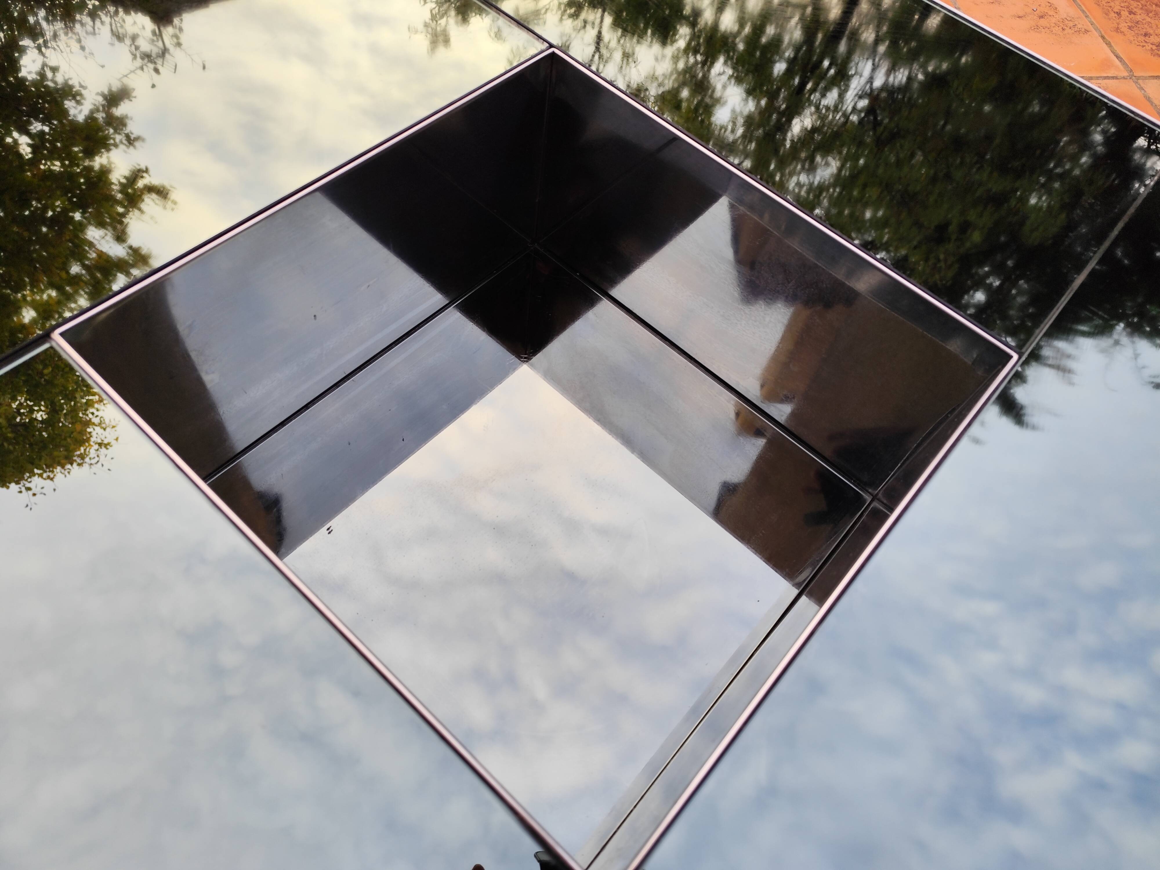 Shilling mirrored coffee table by Ausenda, Baldo Grossi & Gavioli