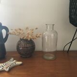 Measuring apothecary pot