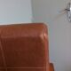 Fauteuil scandinave skaï marron et bois