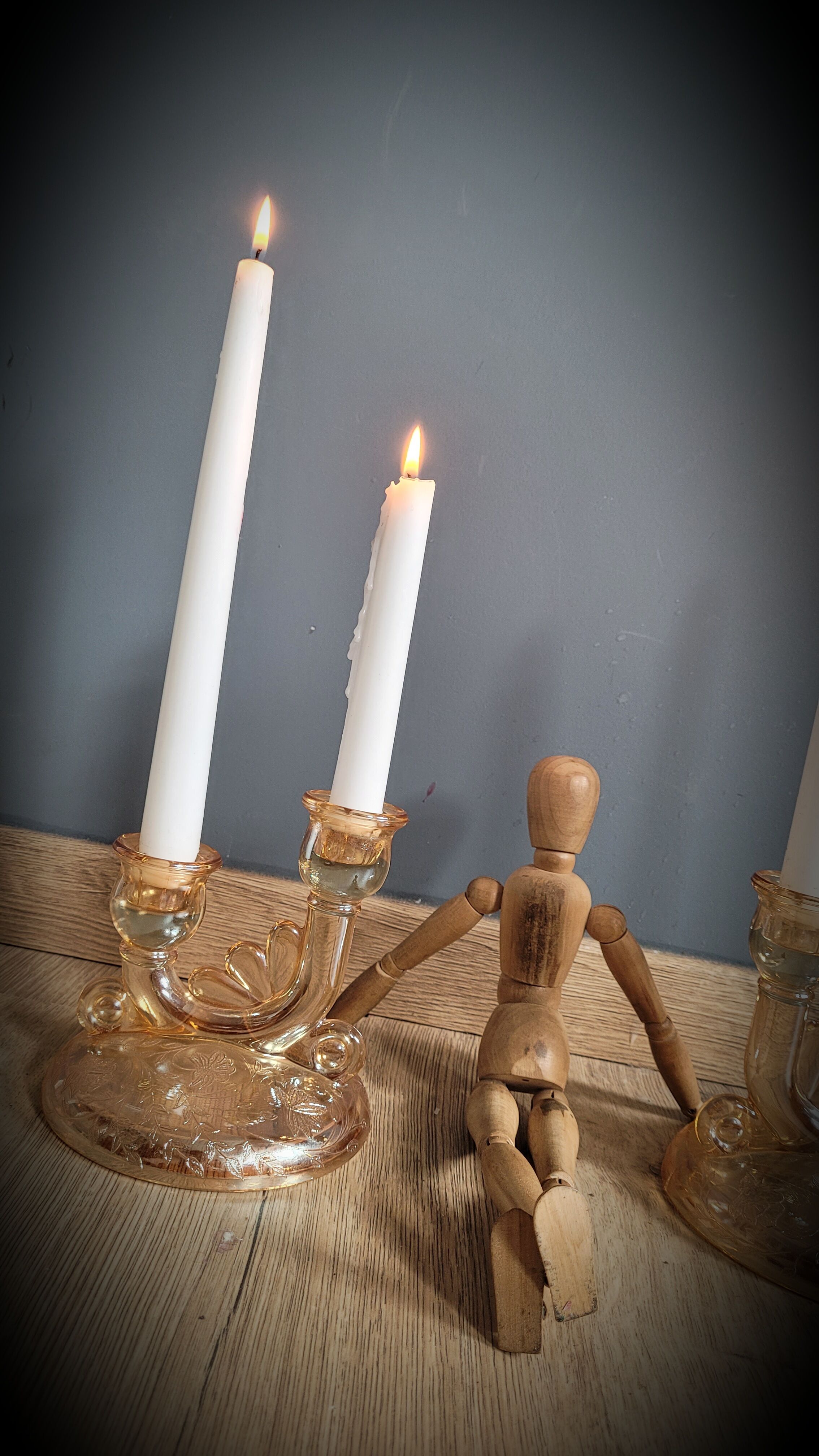 DuO pink glass candle holders