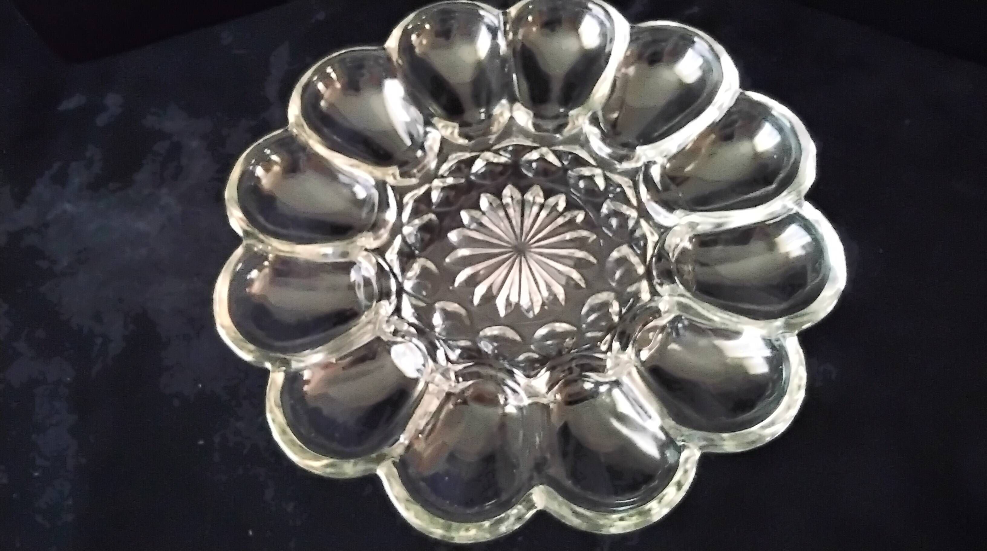 Plat de service à œufs en verre vintage