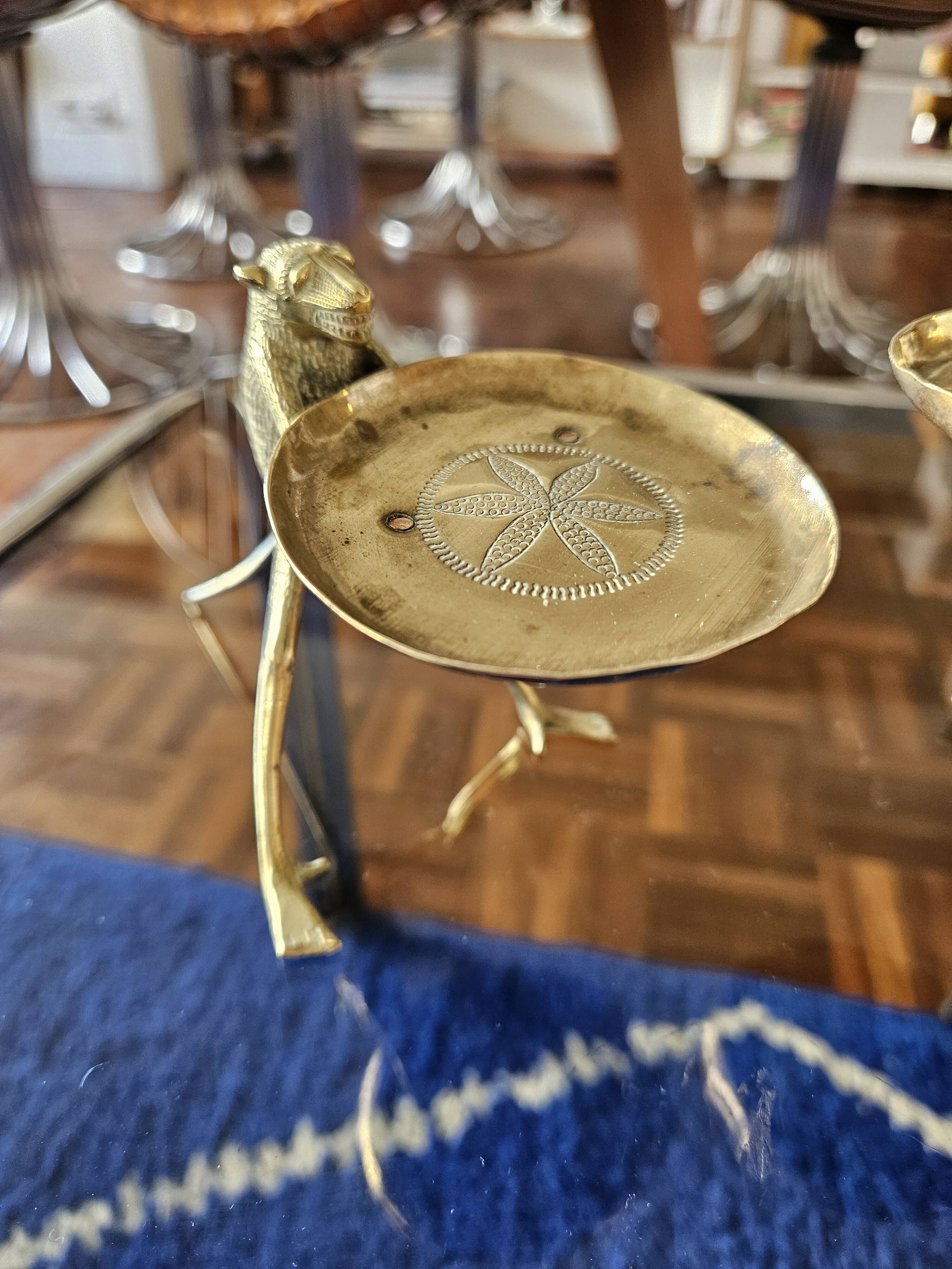 Small sculpture in gilded brass, African craftsmanship.