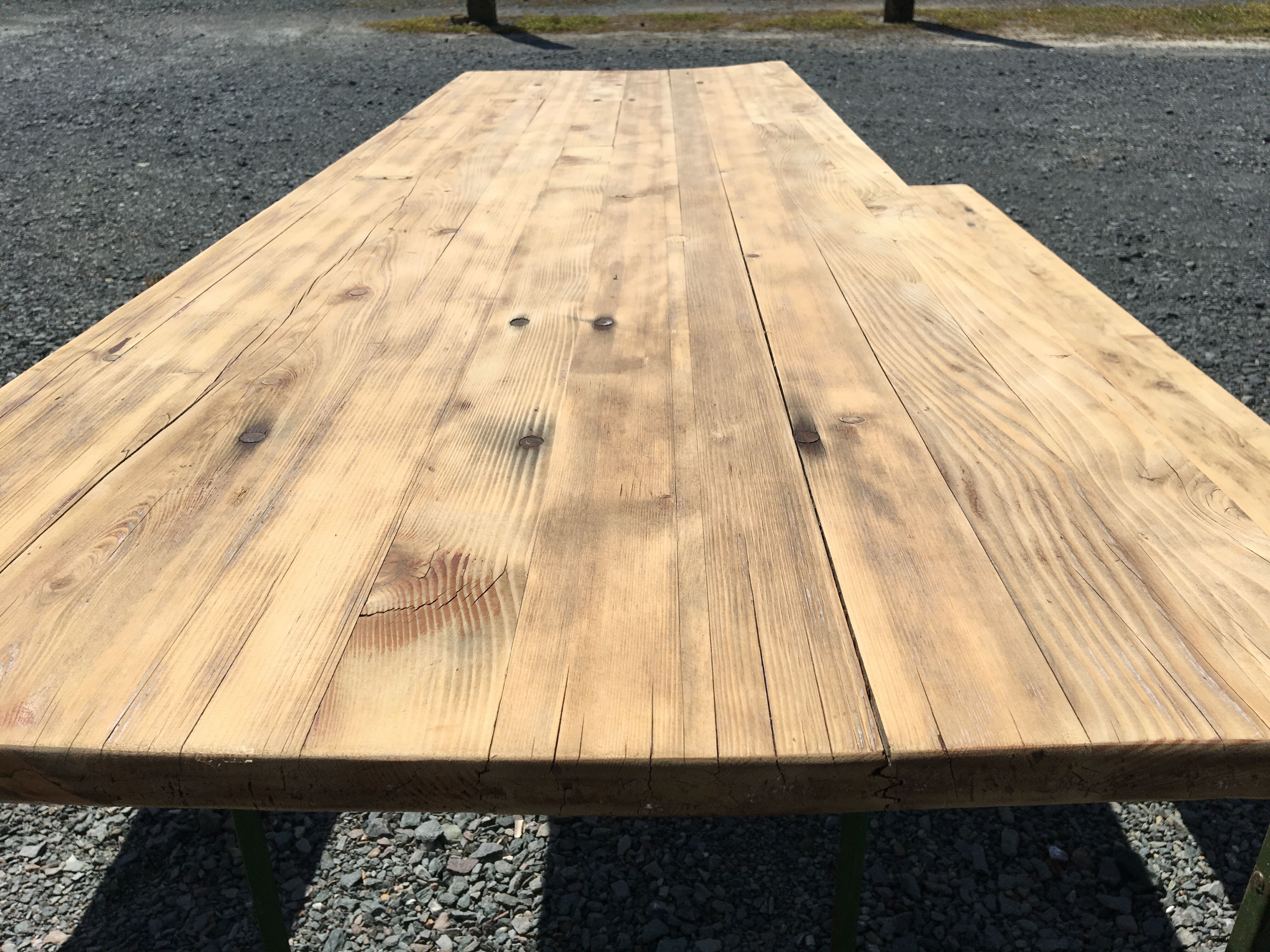 Guinguette table and its 2 benches