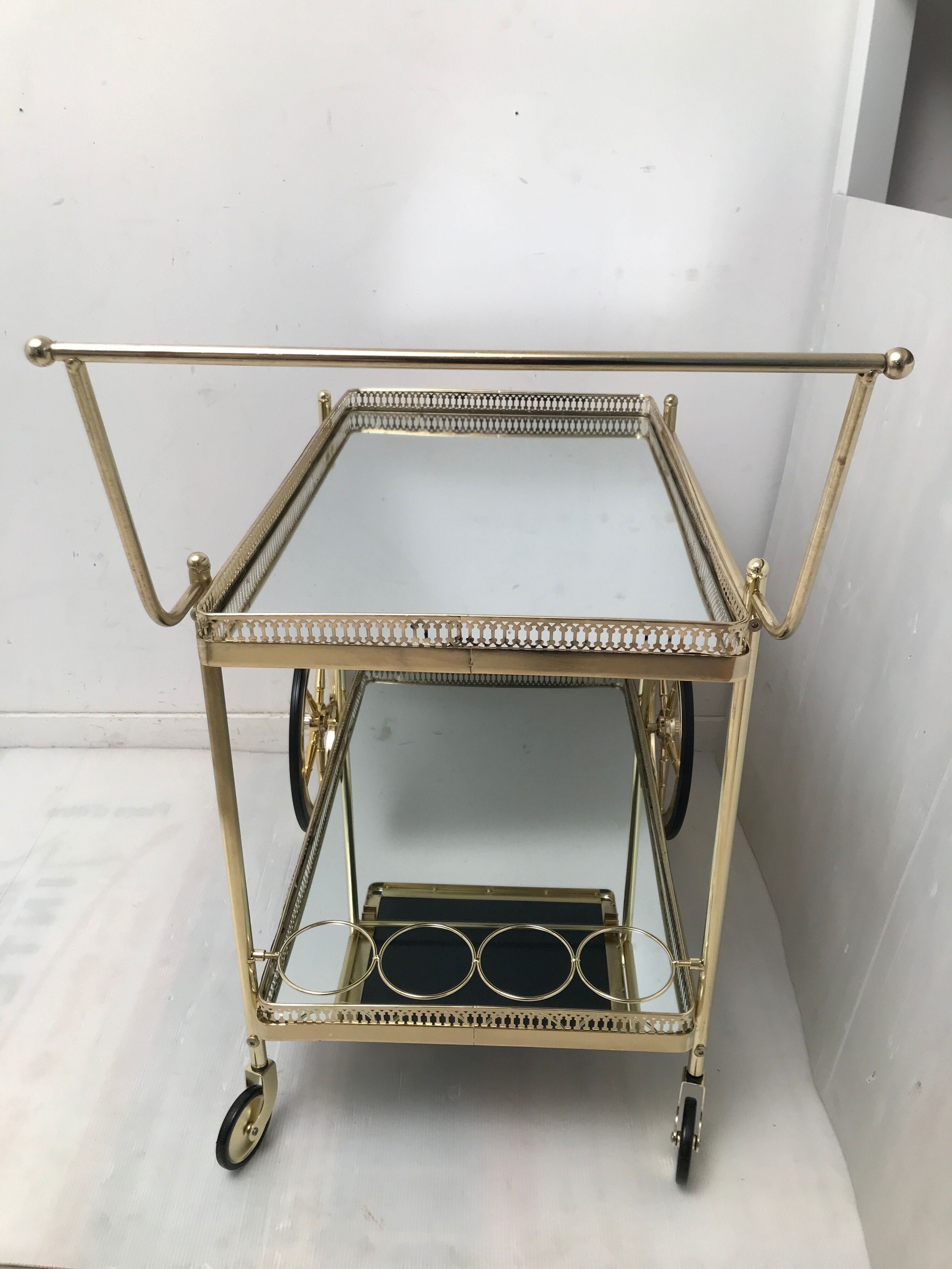 Desert with mirror glass trays