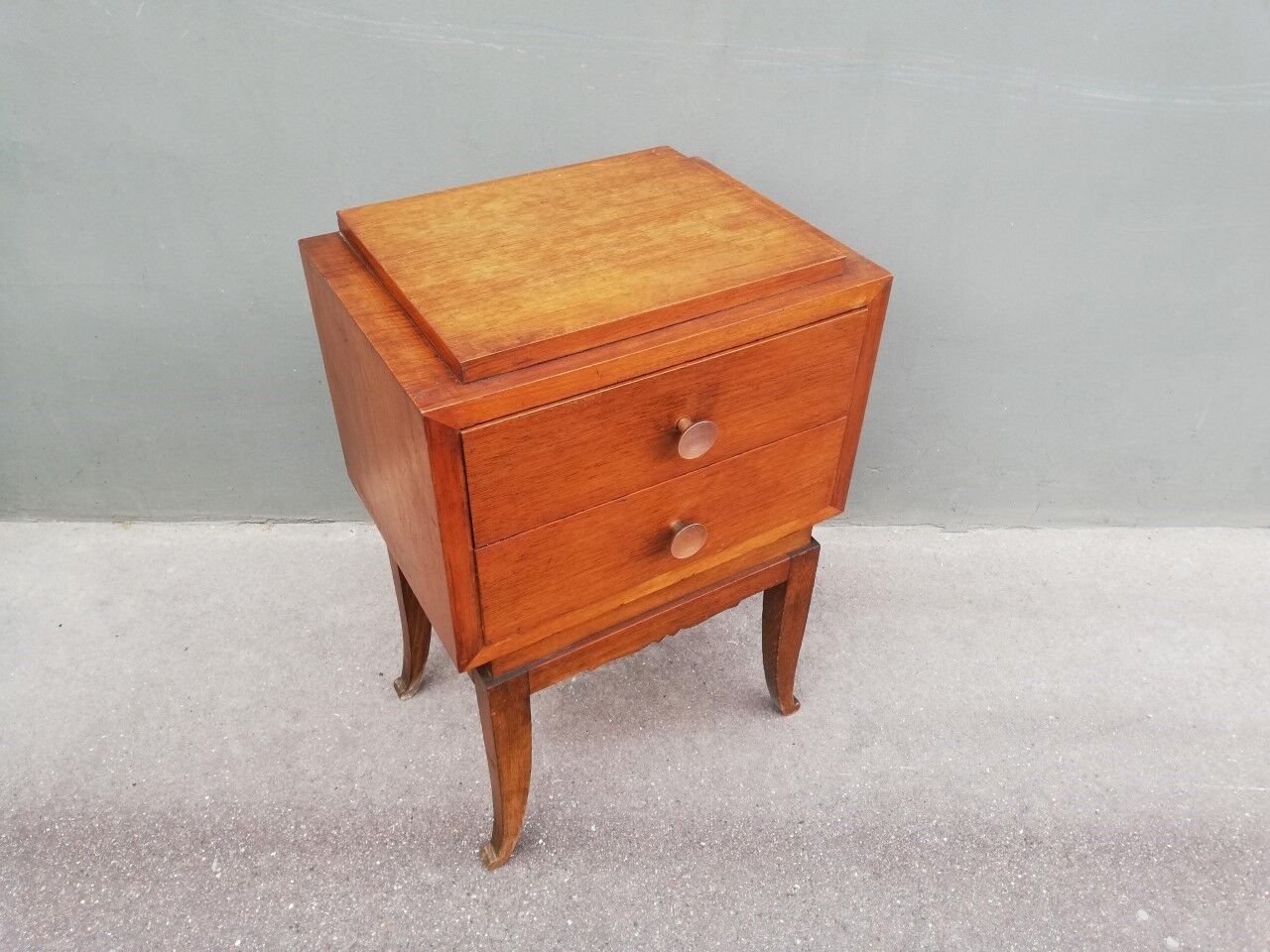 Art deco bedside table 30