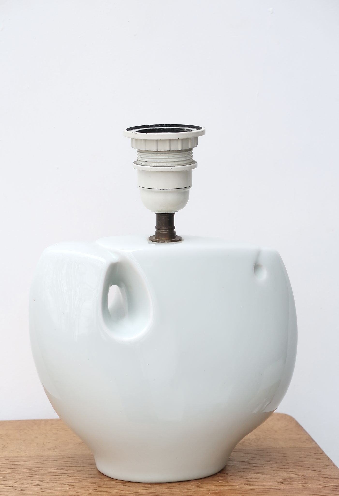 Lampe forme libre en porcelaine de Virebent années 70