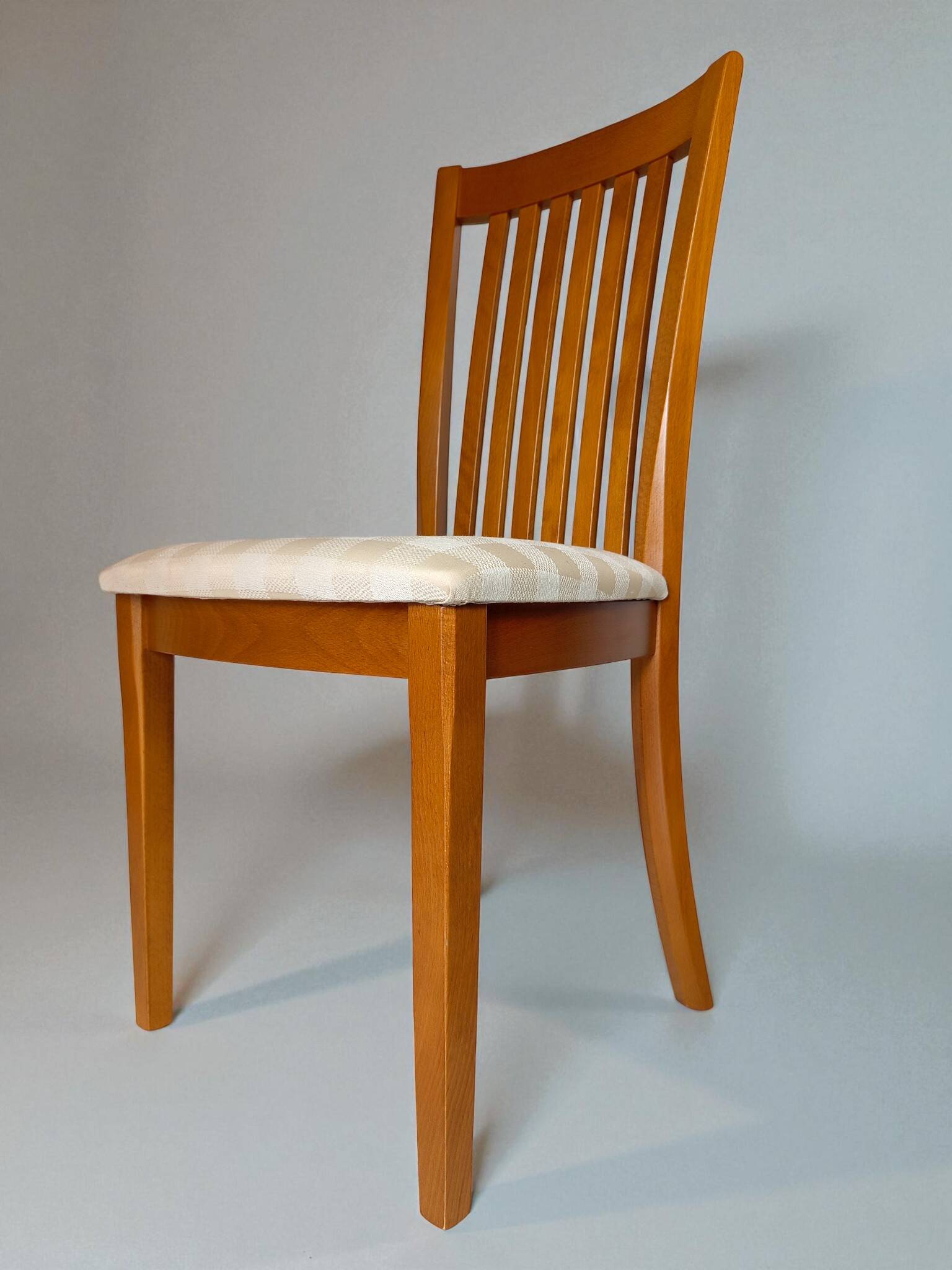 Set of 6 beechwood chairs
