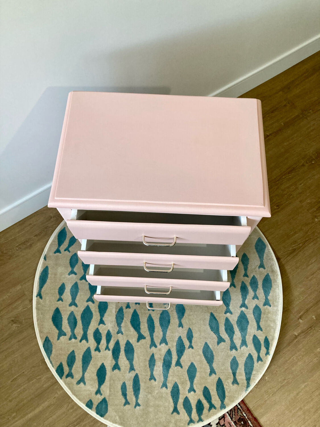 Commode vintage rose