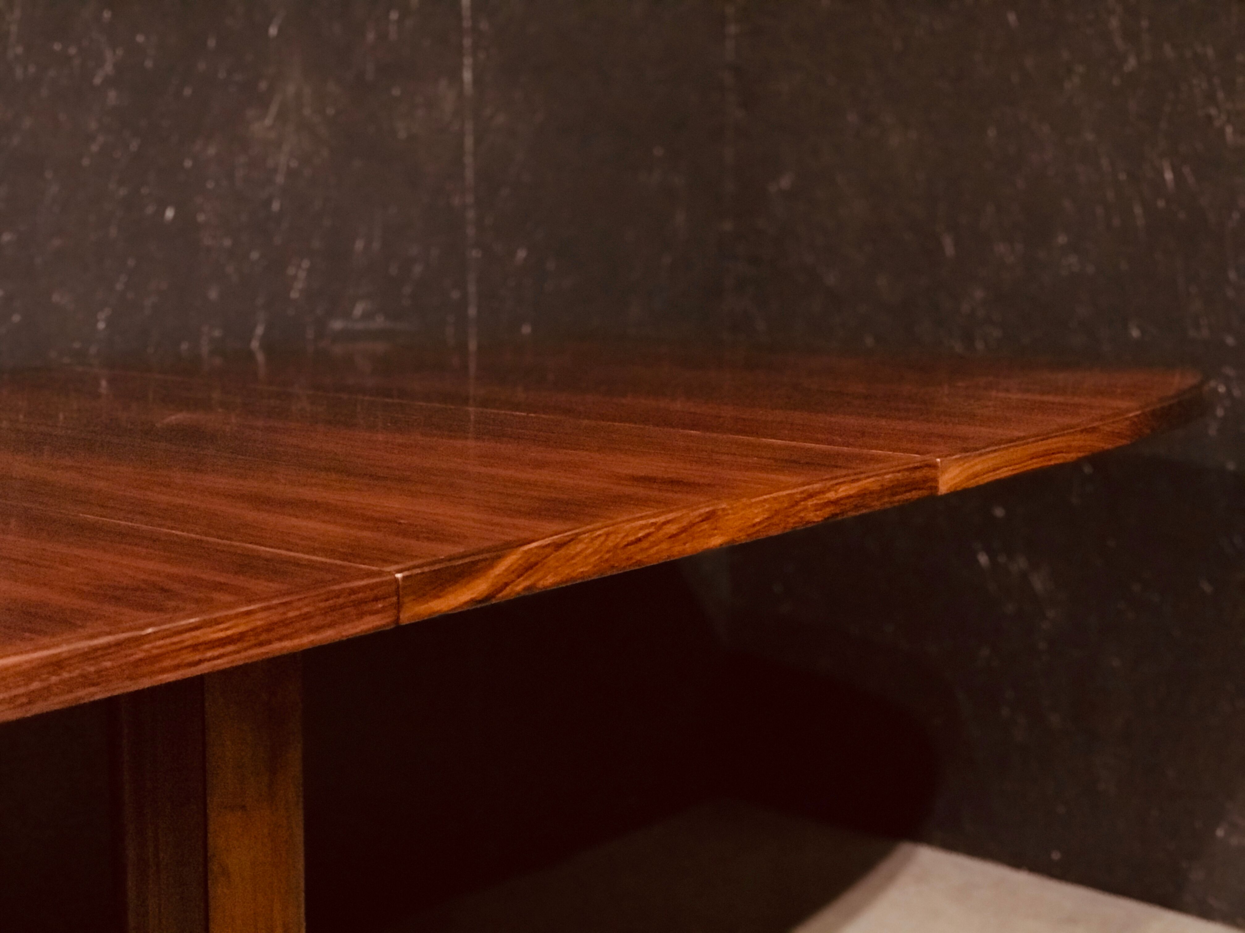 Table extensible danoise en bois de rose