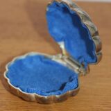 Pocket tray / scallop shell box