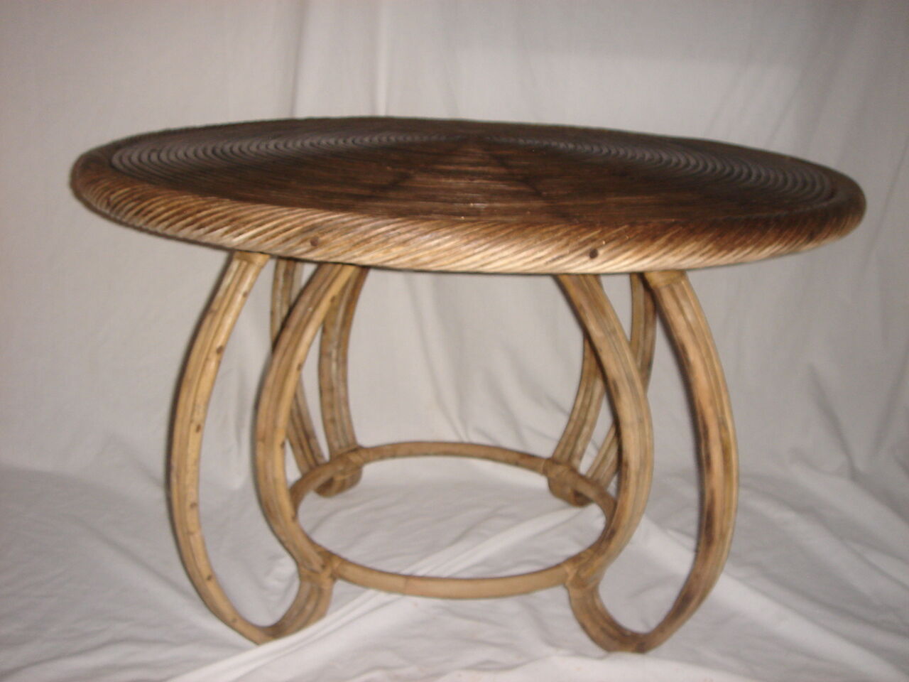 table rattan & 2 stools Indochina 1950