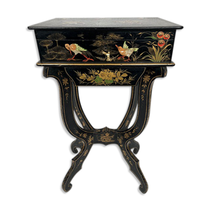Travailleuse ou table