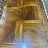 Table à manger en noyer de style Louis XV