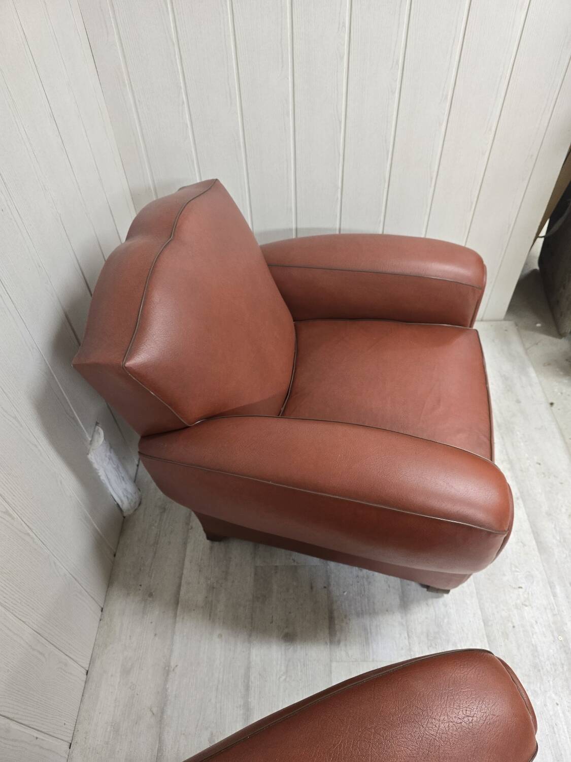 Ergy club chair