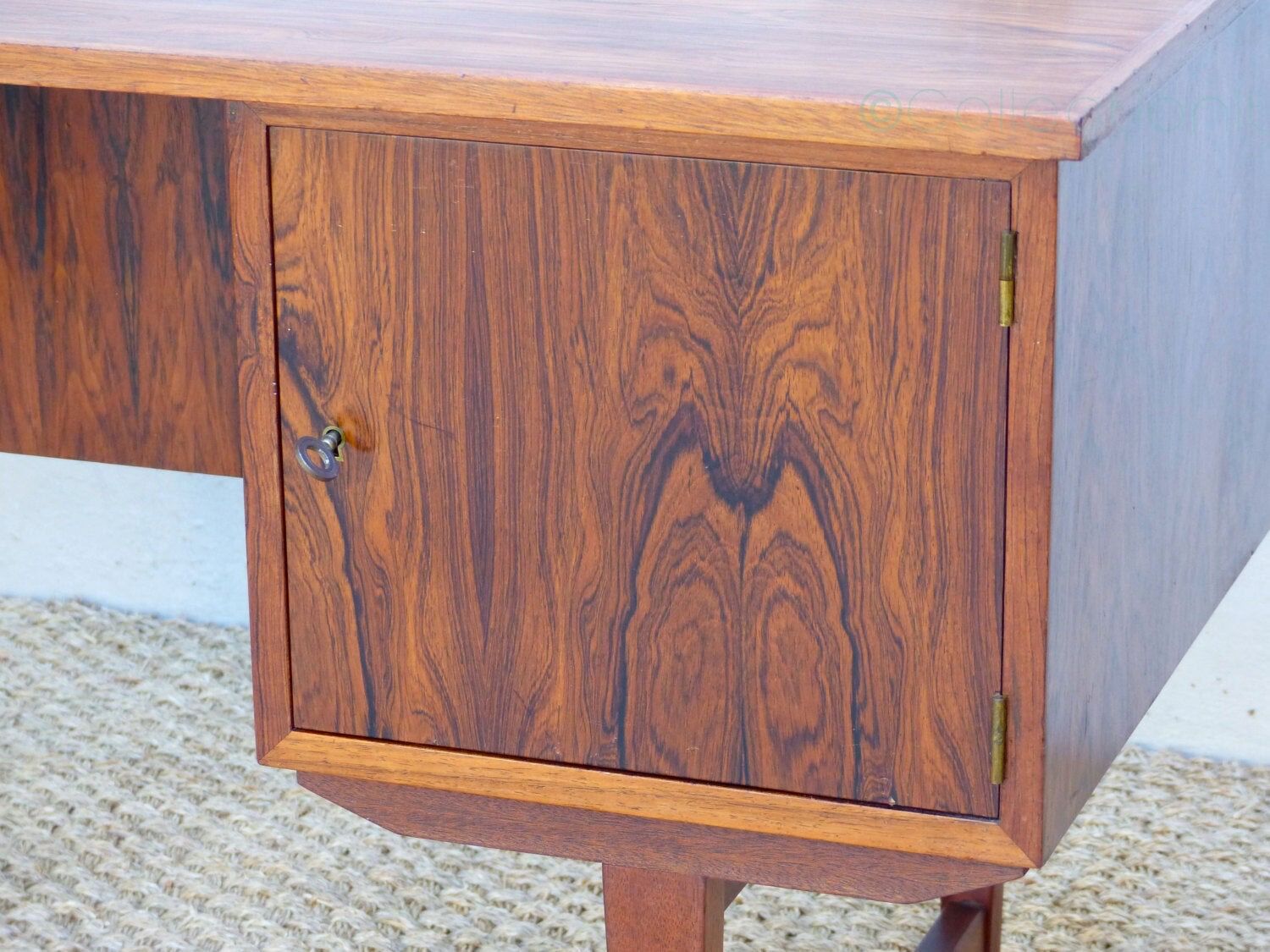 Scandinavian rosewood desk in Rio
