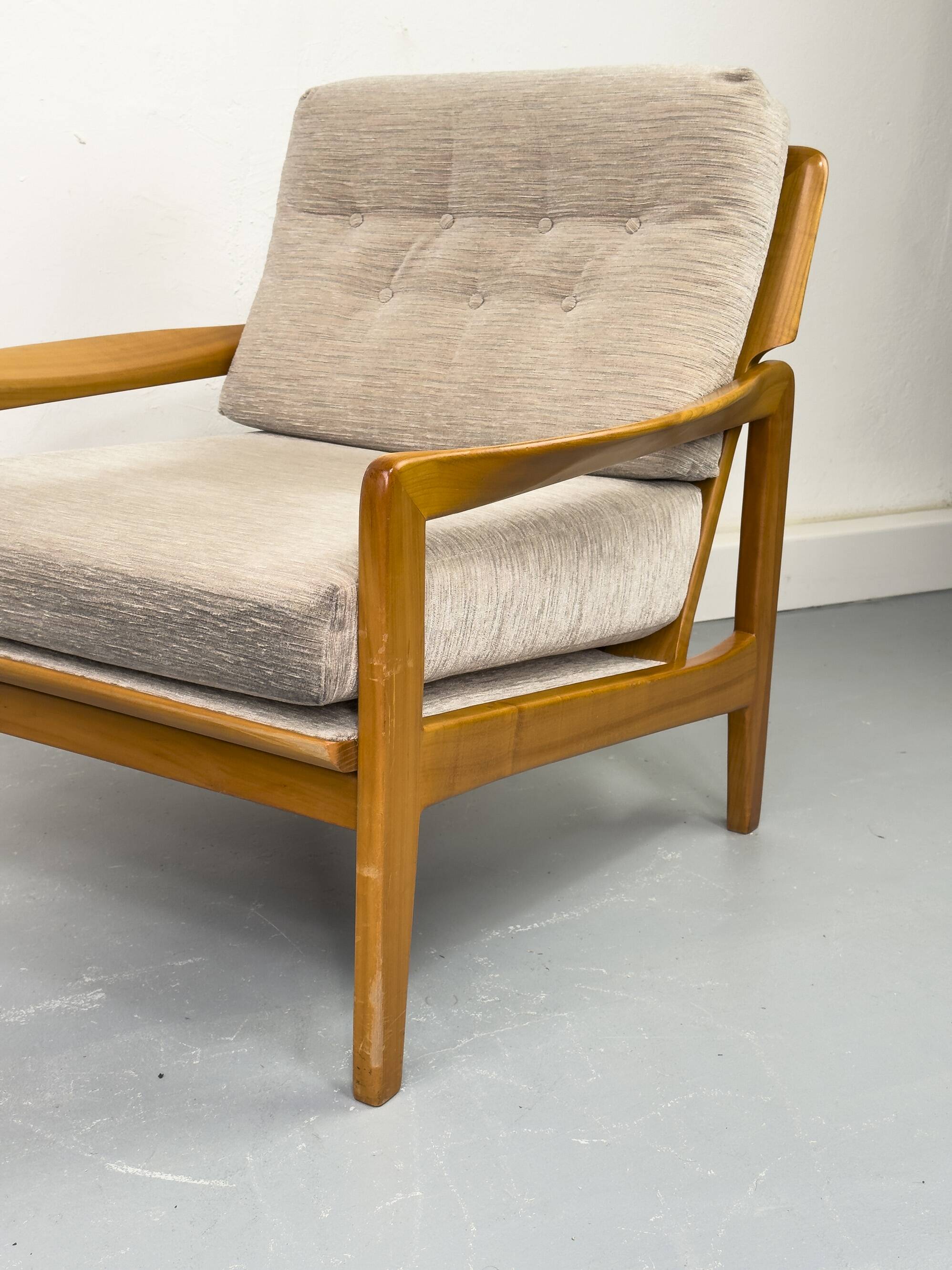 Paire de fauteuils, 1960s
